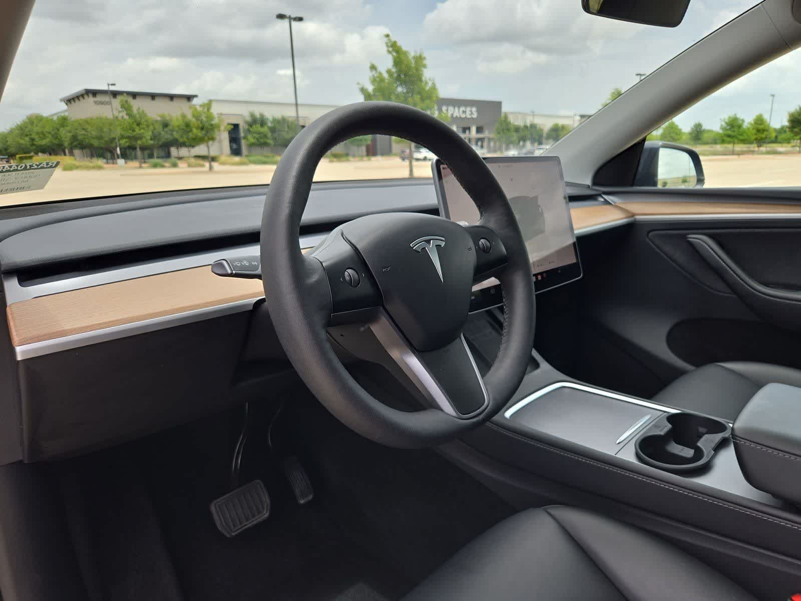 Used 2024 Tesla Model Y Long Range with VIN 7SAYGDEE5RA270446 for sale in Frisco, TX