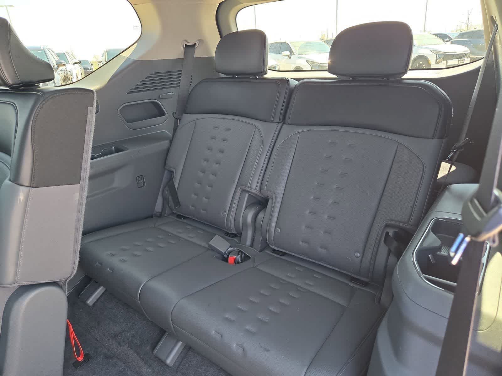 Thumbnail: 2024 Kia EV9 - 35