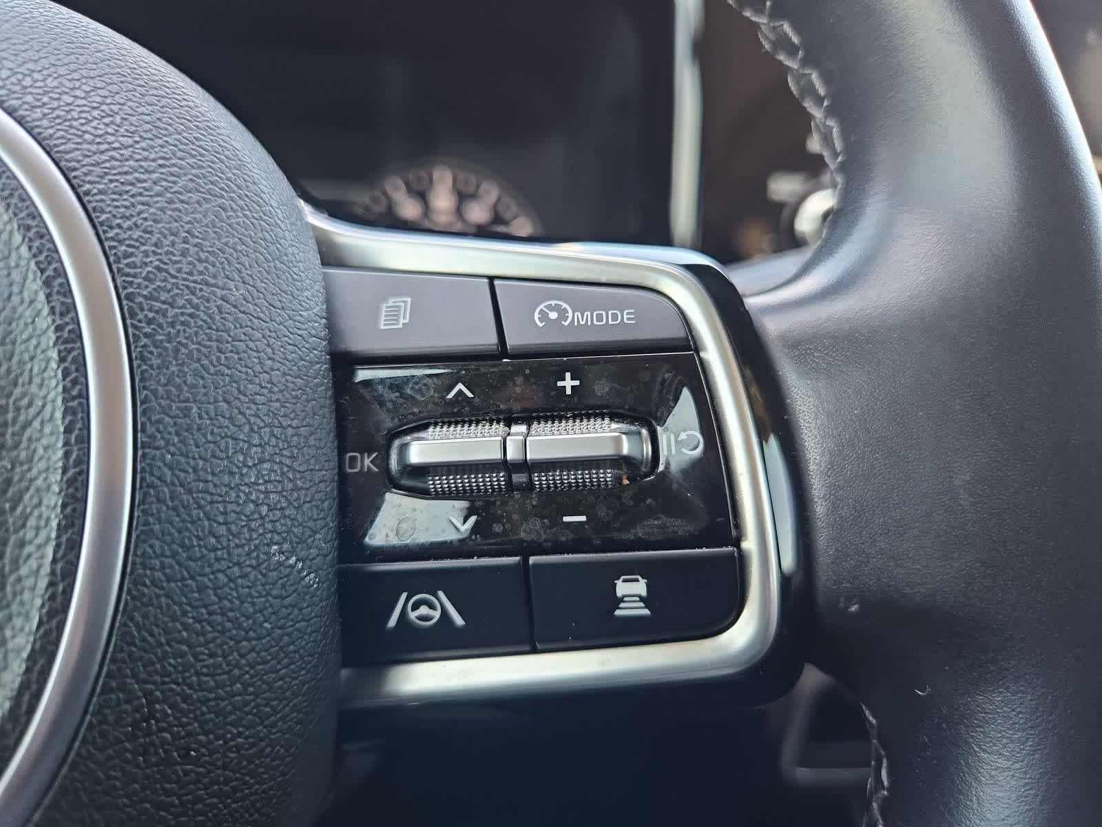 Thumbnail: 2023 Kia Sorento - 25