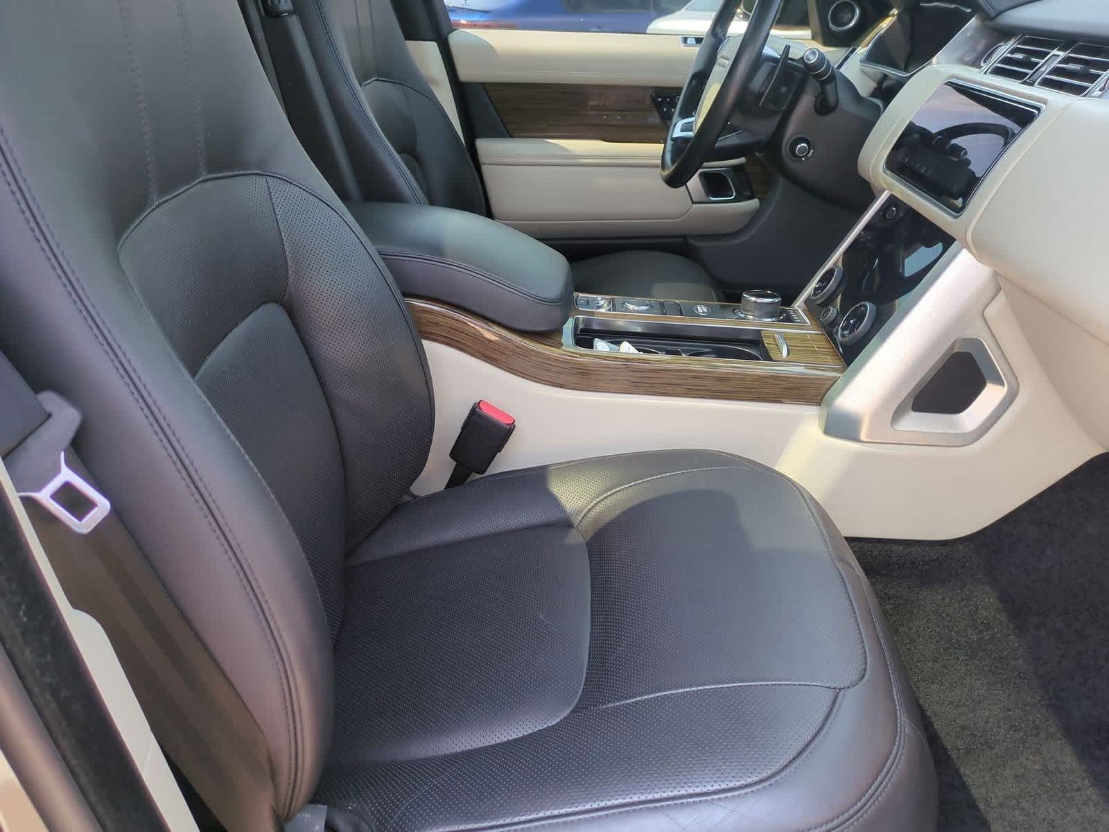 Thumbnail: 2019 Land Rover Range Rover - 22