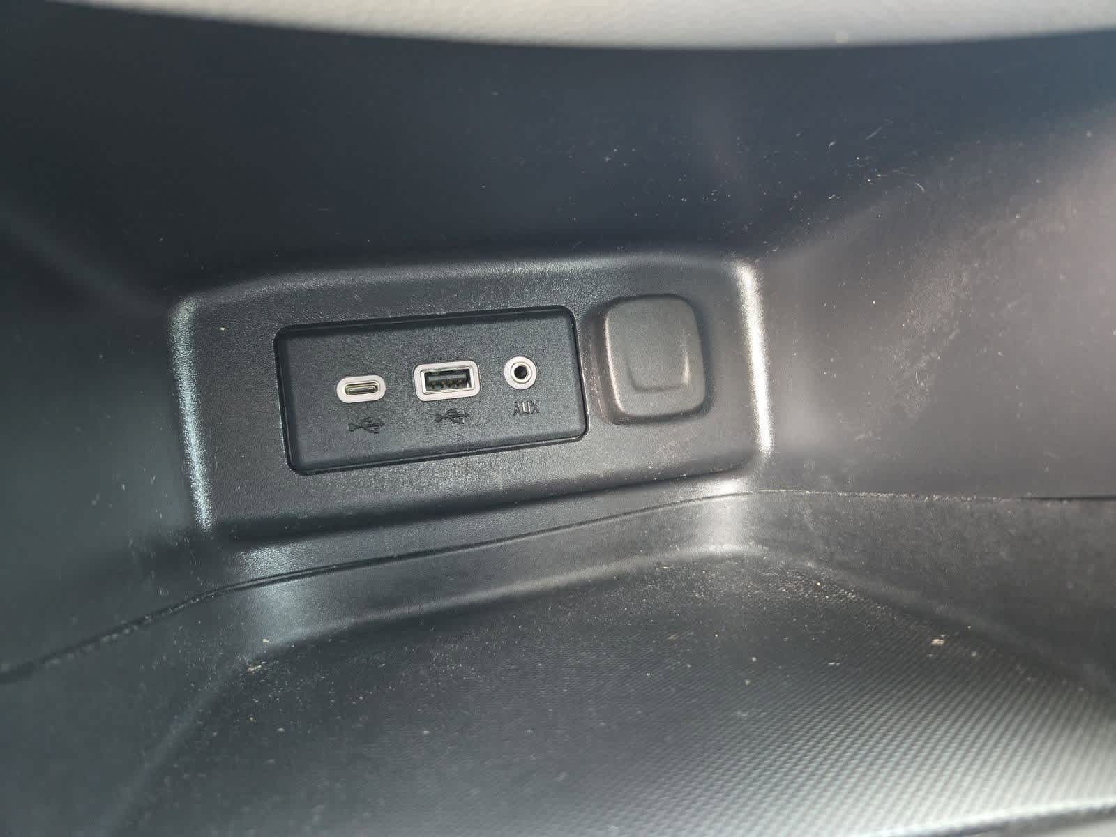 Thumbnail: 2020 Chevrolet Equinox - 29