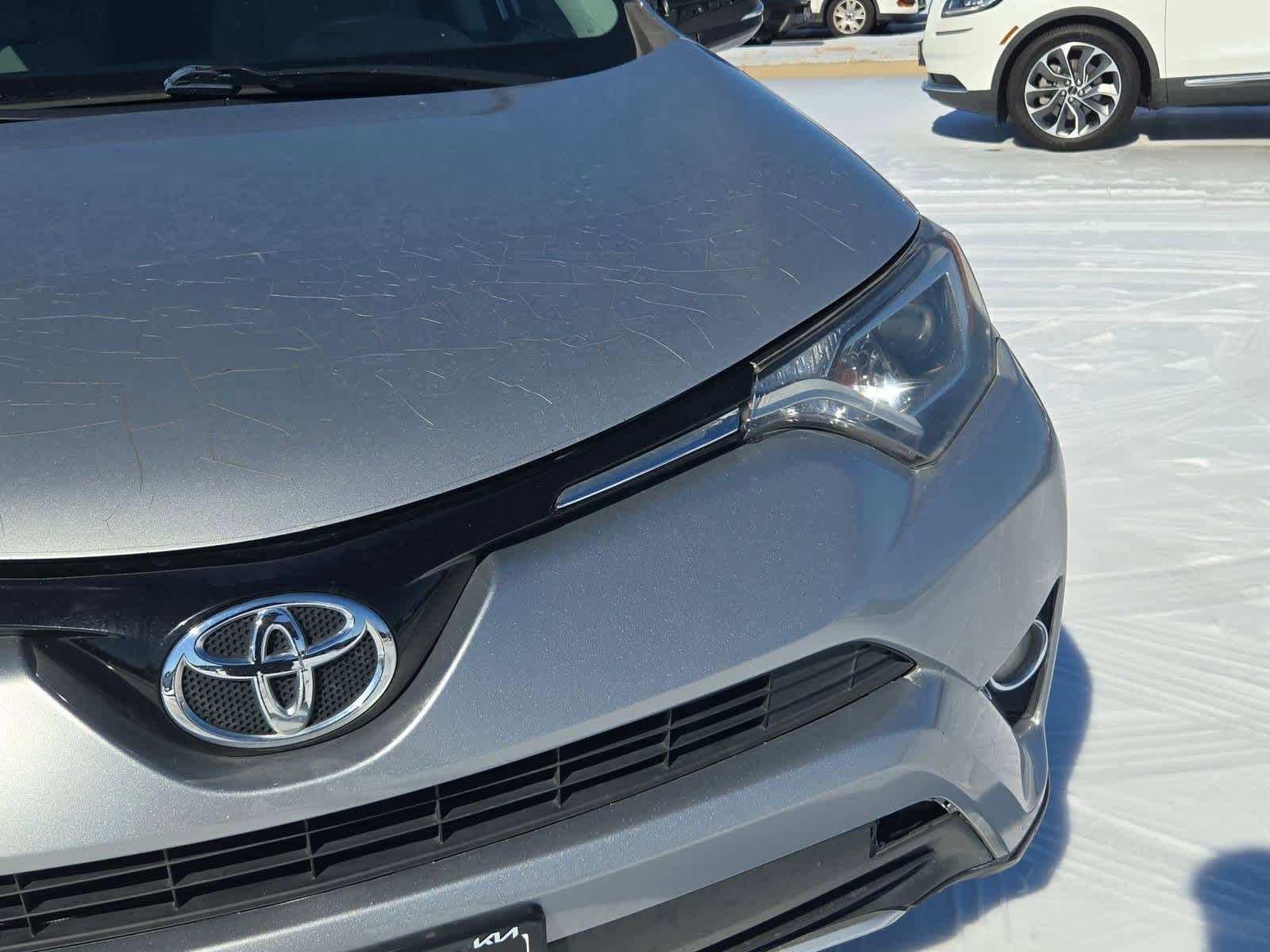 Thumbnail: 2016 Toyota RAV4 - 11