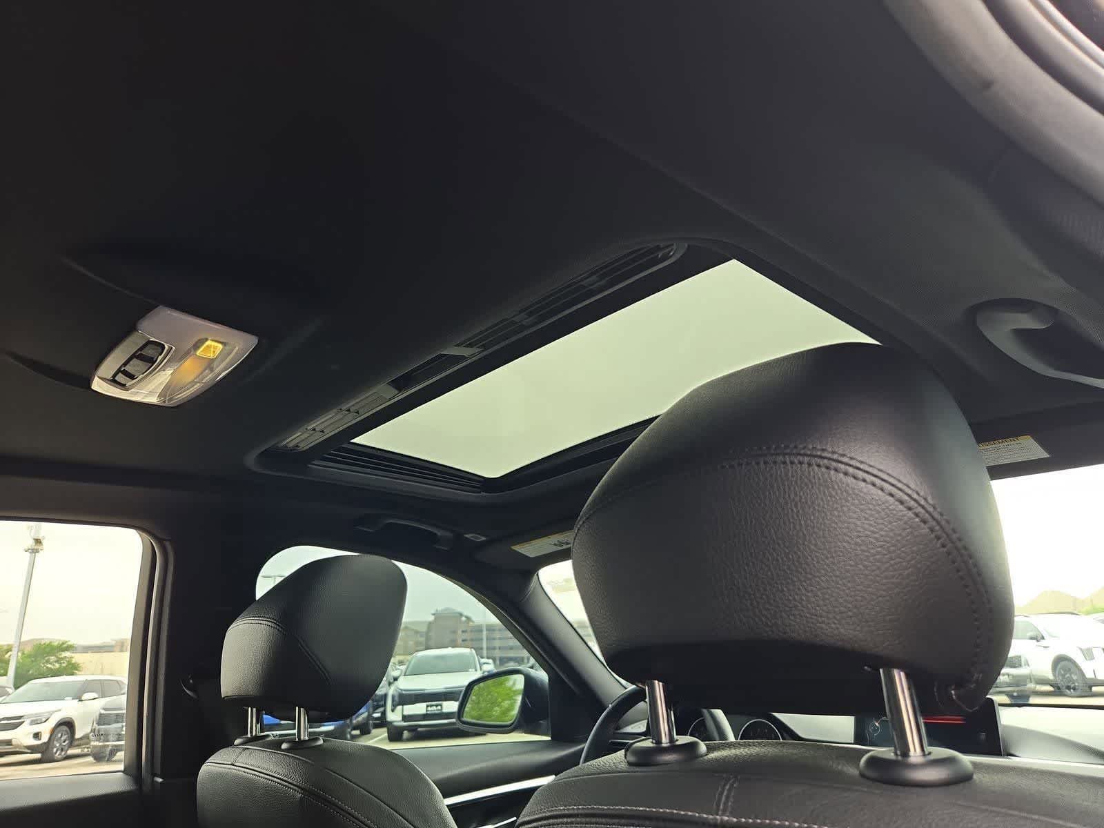 Thumbnail: 2016 BMW 3 Series - 21