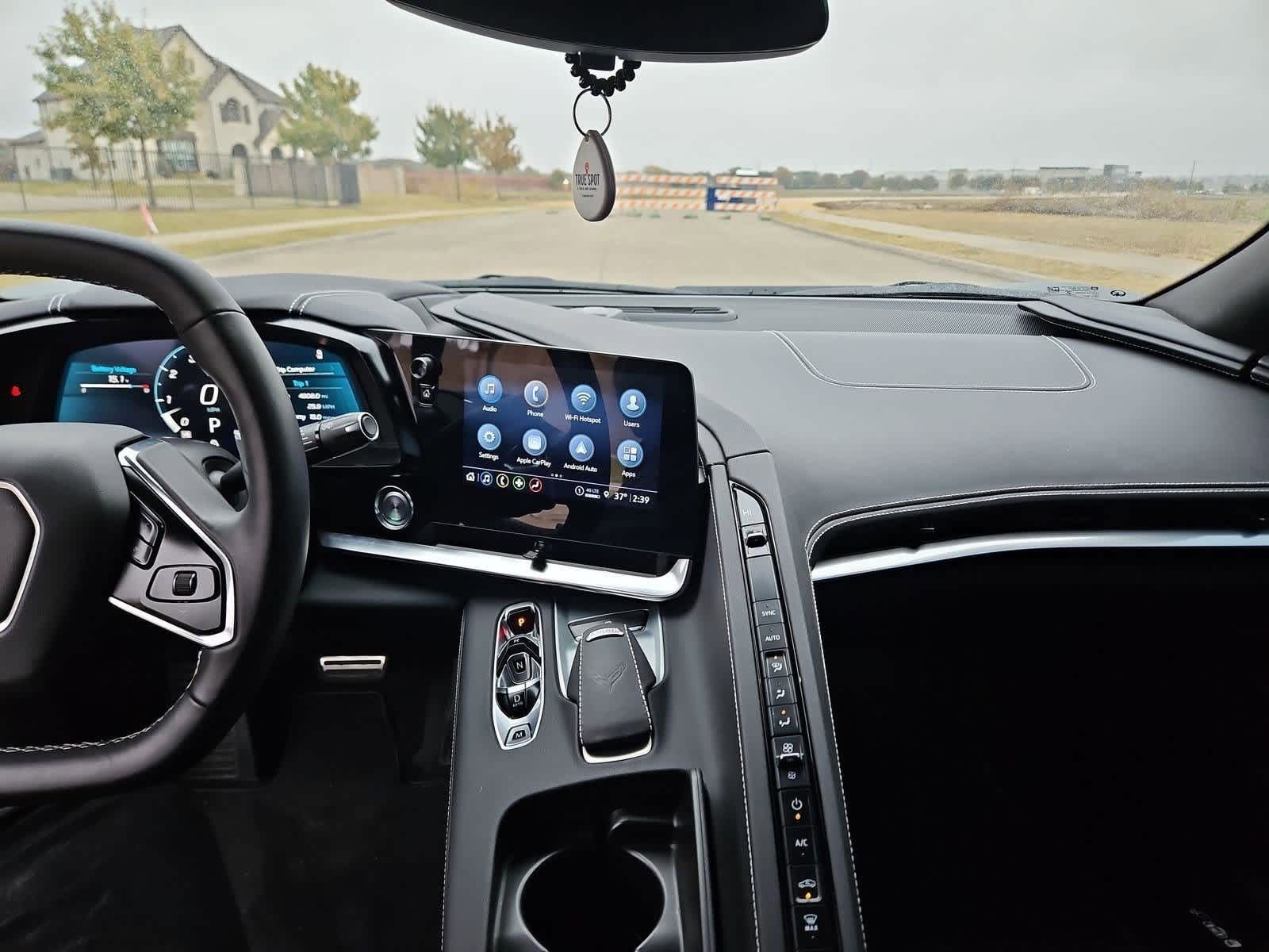 2023 Chevrolet Corvette Stingray 1LT photo 2