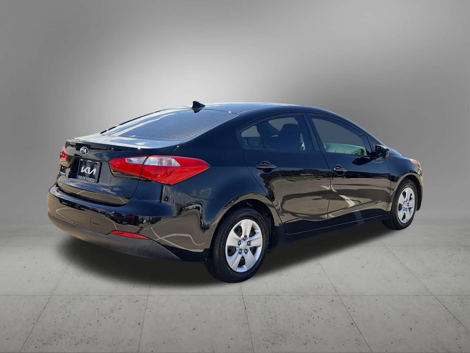 Thumbnail: 2015 Kia Forte - 6