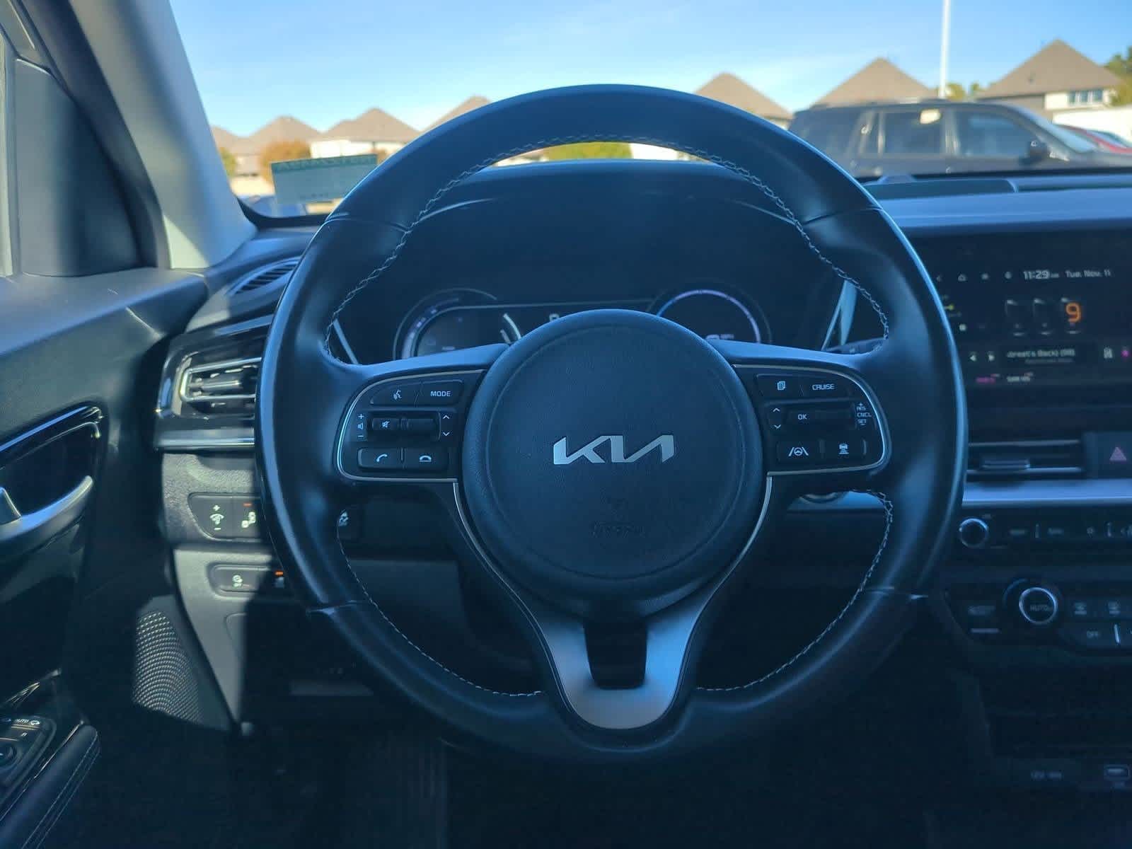 Thumbnail: 2022 Kia Niro - 22