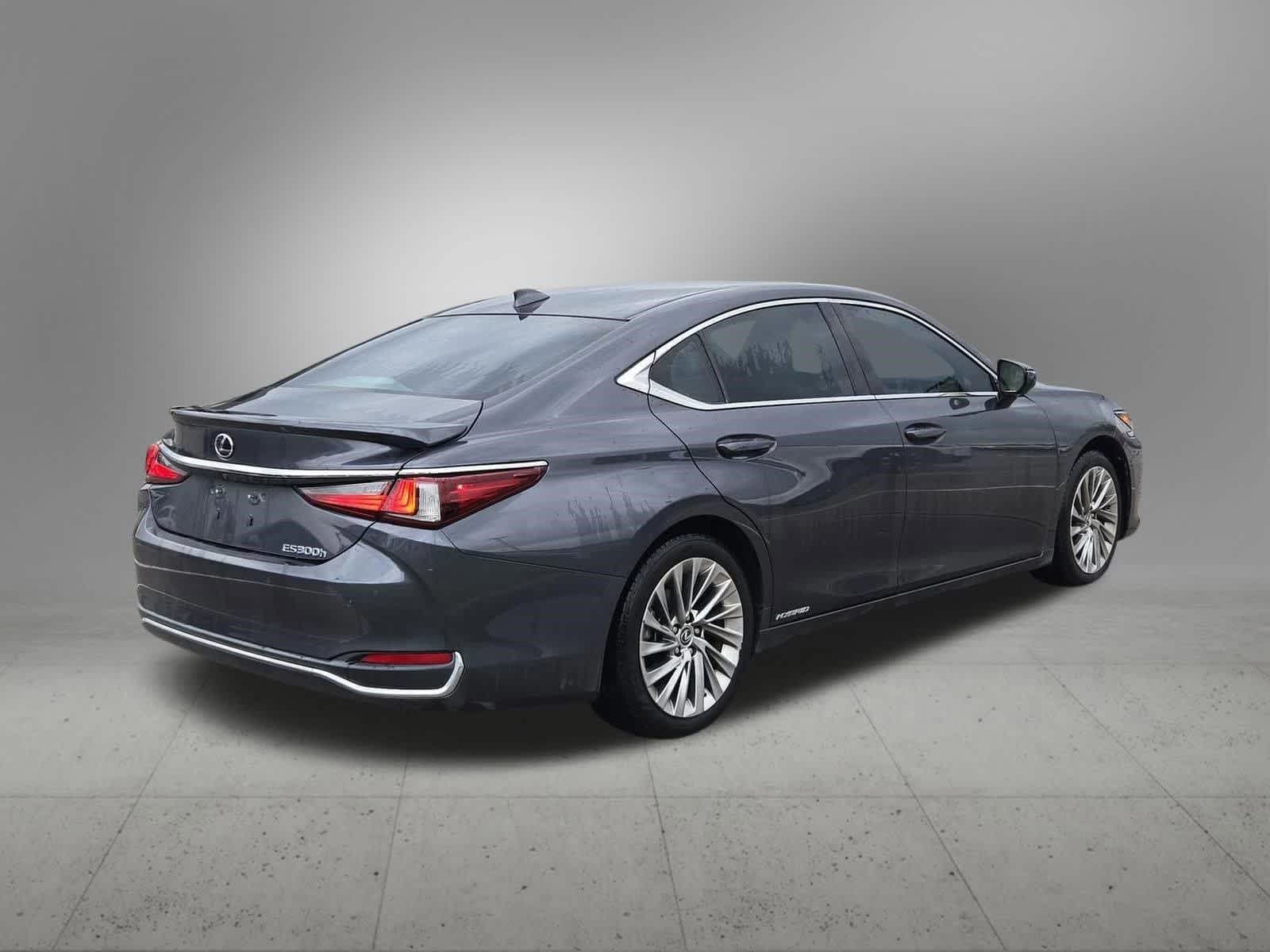 Thumbnail: 2022 Lexus ES - 6