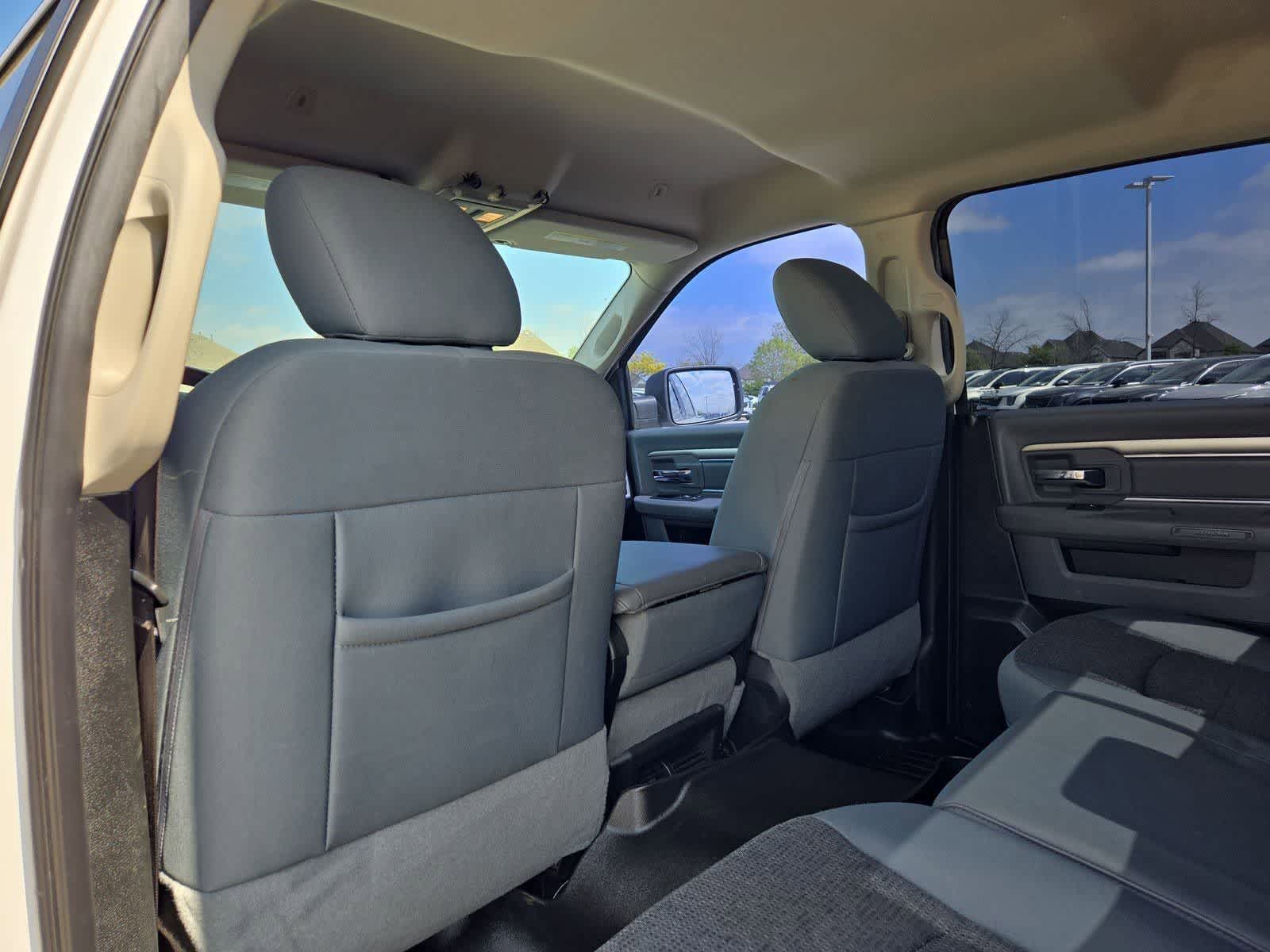 Thumbnail: 2019 RAM 1500 Classic - 17