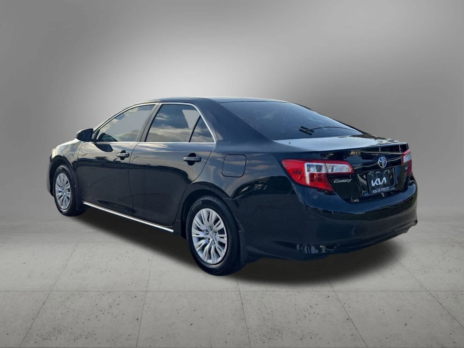 2013 Toyota Camry LE photo 4