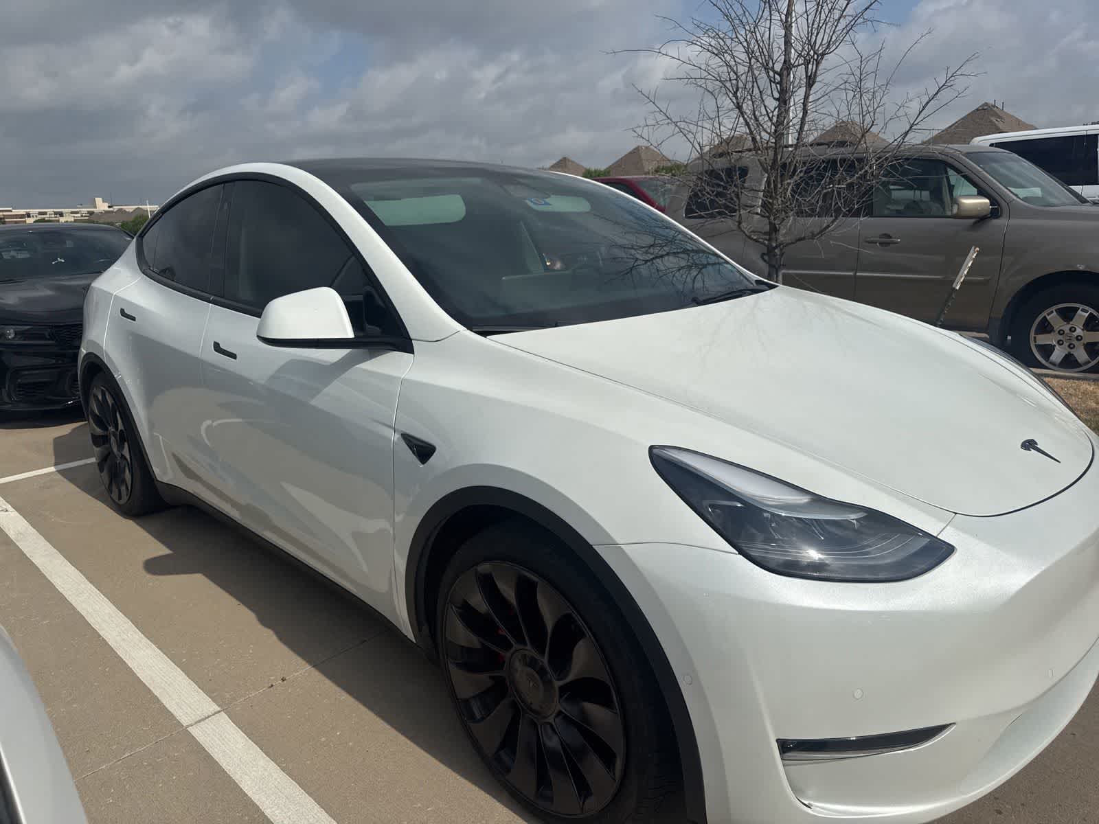 Thumbnail: 2022 Tesla Model Y - 4