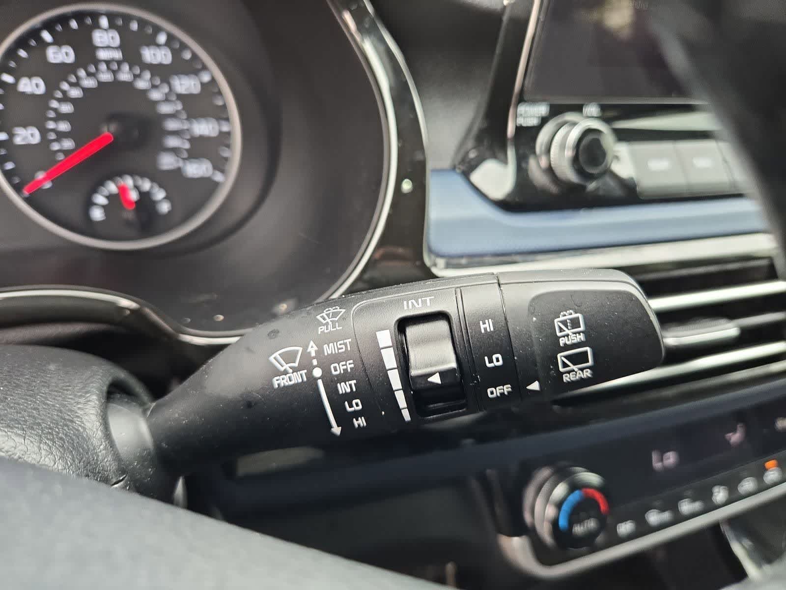 Thumbnail: 2023 Kia Seltos - 23