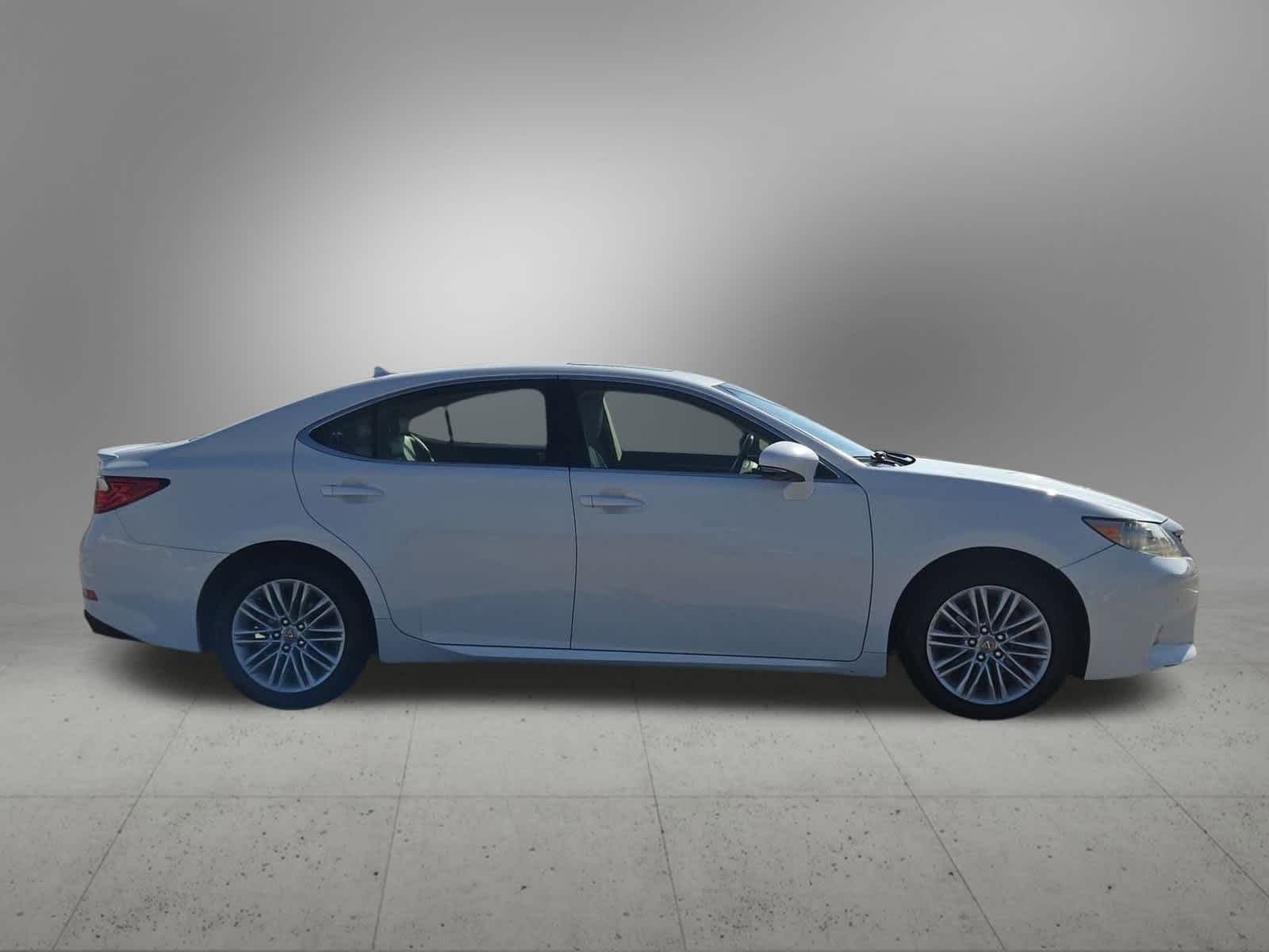 Thumbnail: 2013 Lexus ES - 7
