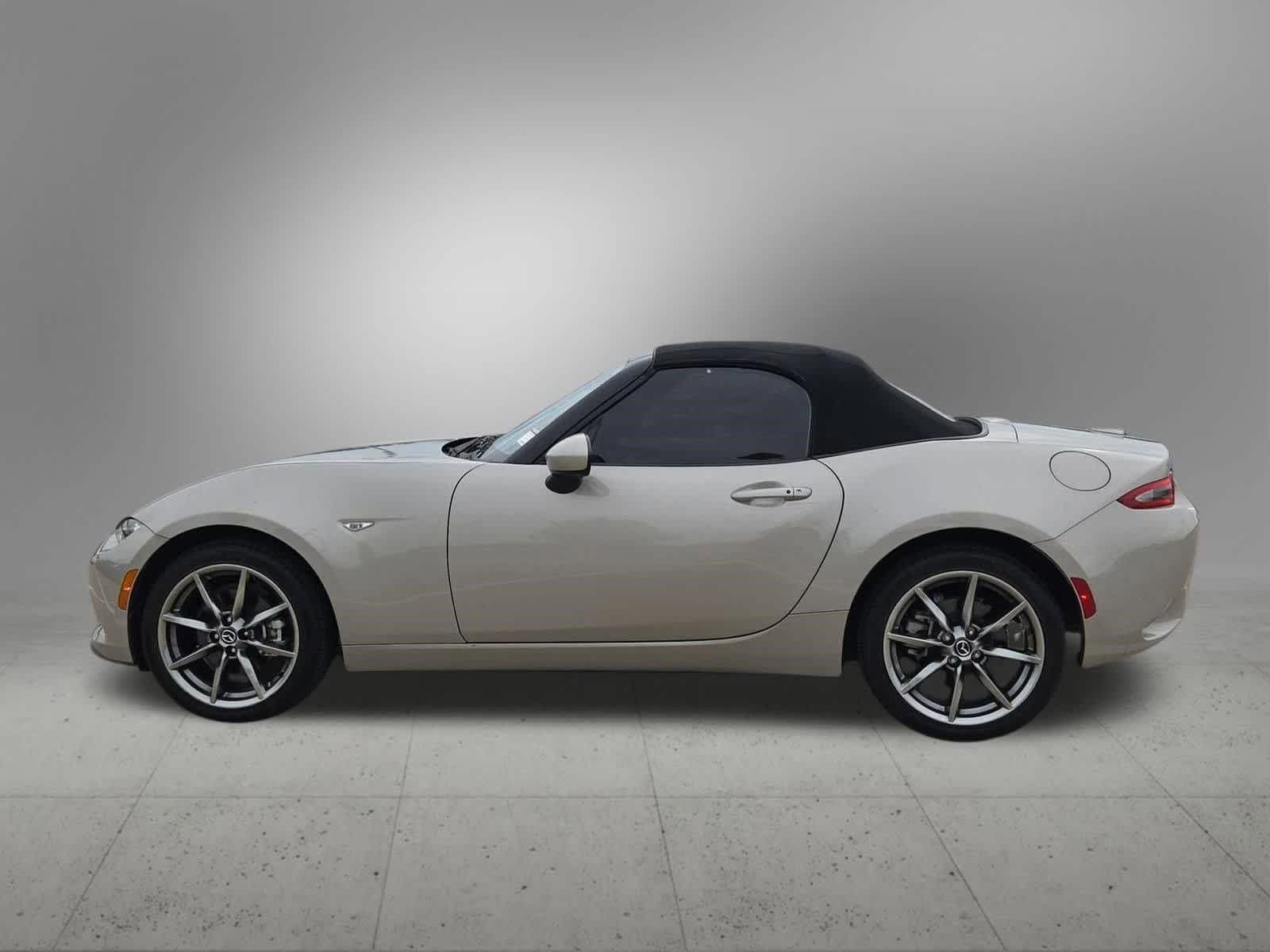 Thumbnail: 2023 Mazda MX-5 Miata - 3