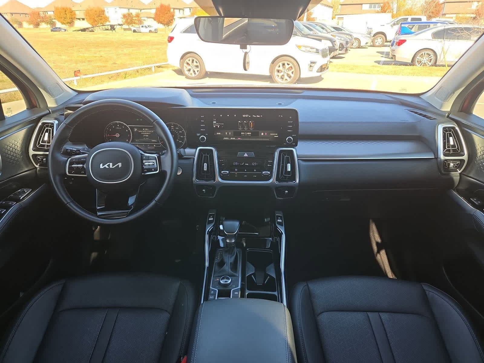 Thumbnail: 2022 Kia Sorento - 14