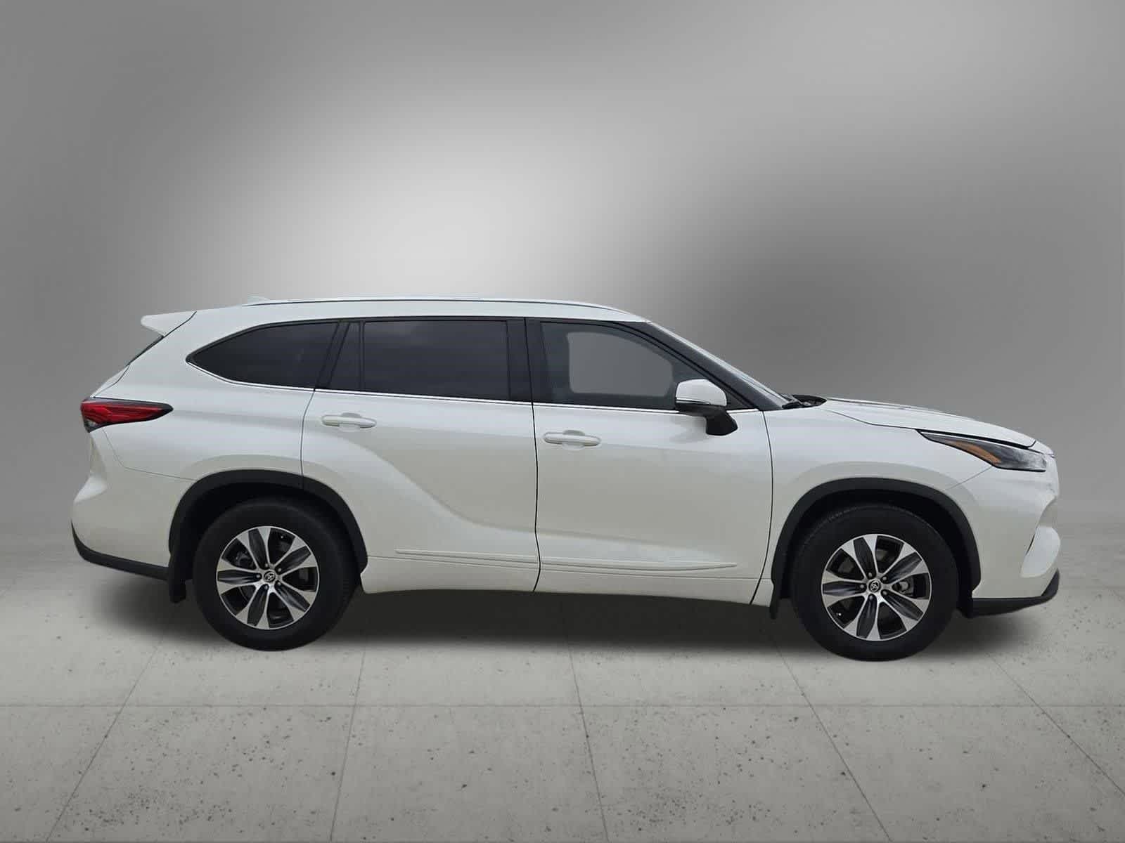 Thumbnail: 2021 Toyota Highlander - 7