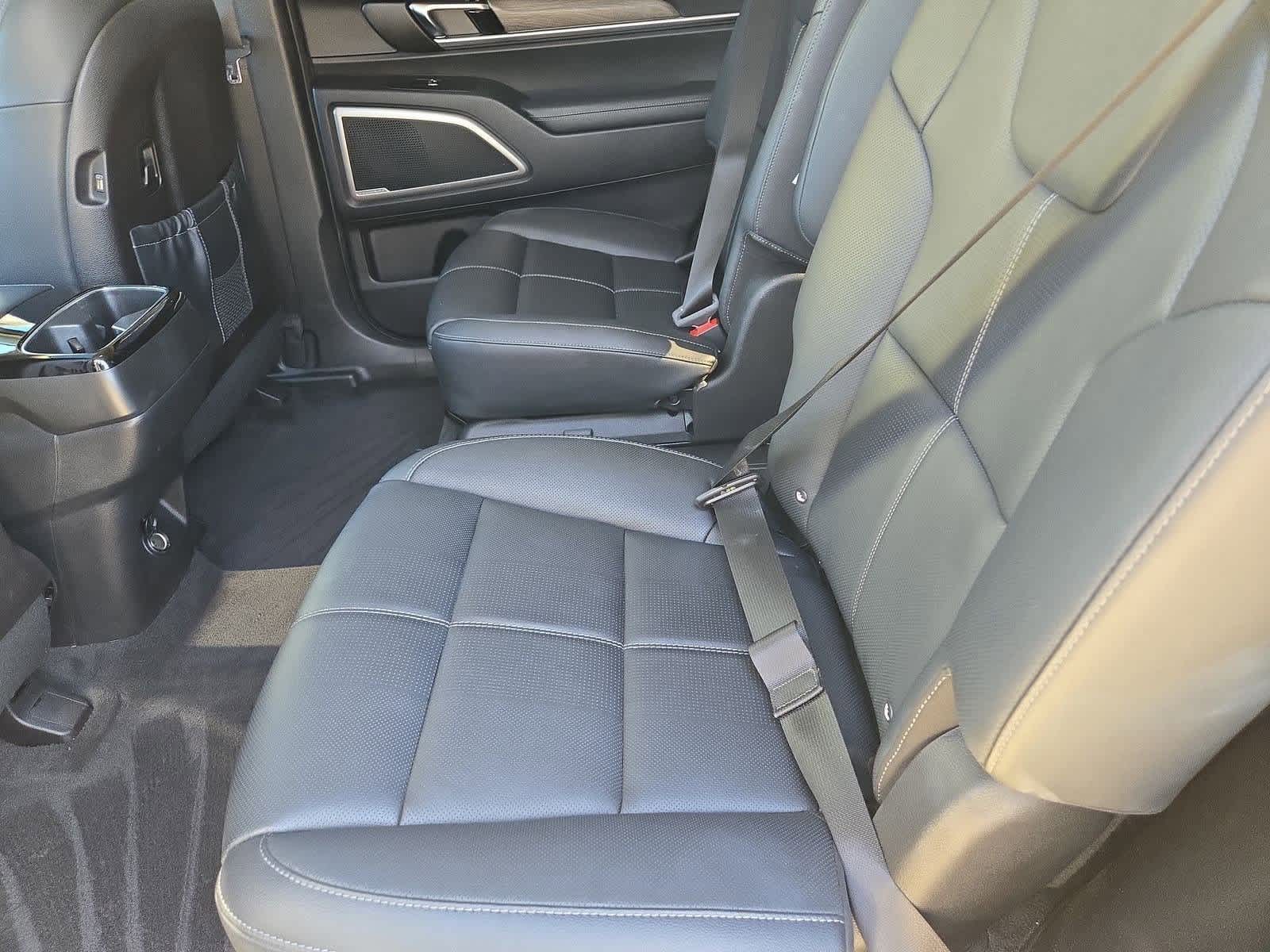 Thumbnail: 2022 Kia Telluride - 19