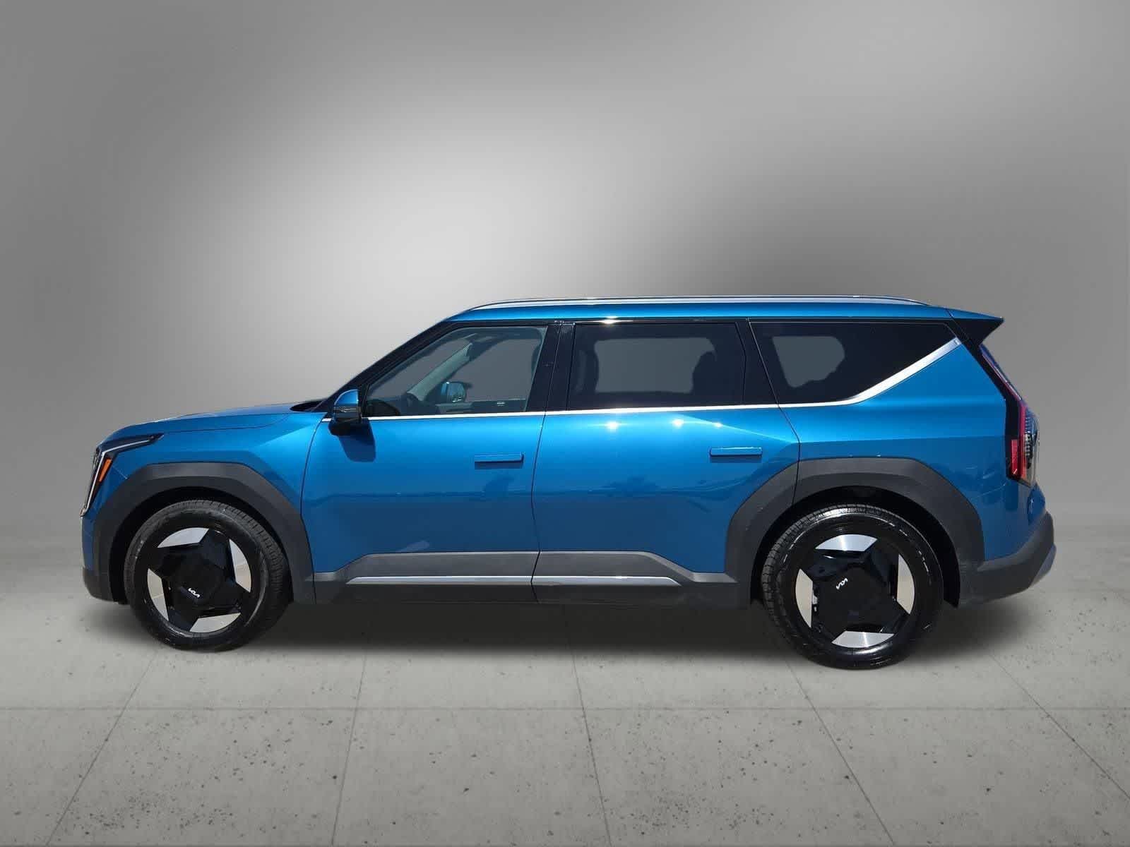 Thumbnail: 2024 Kia EV9 - 3