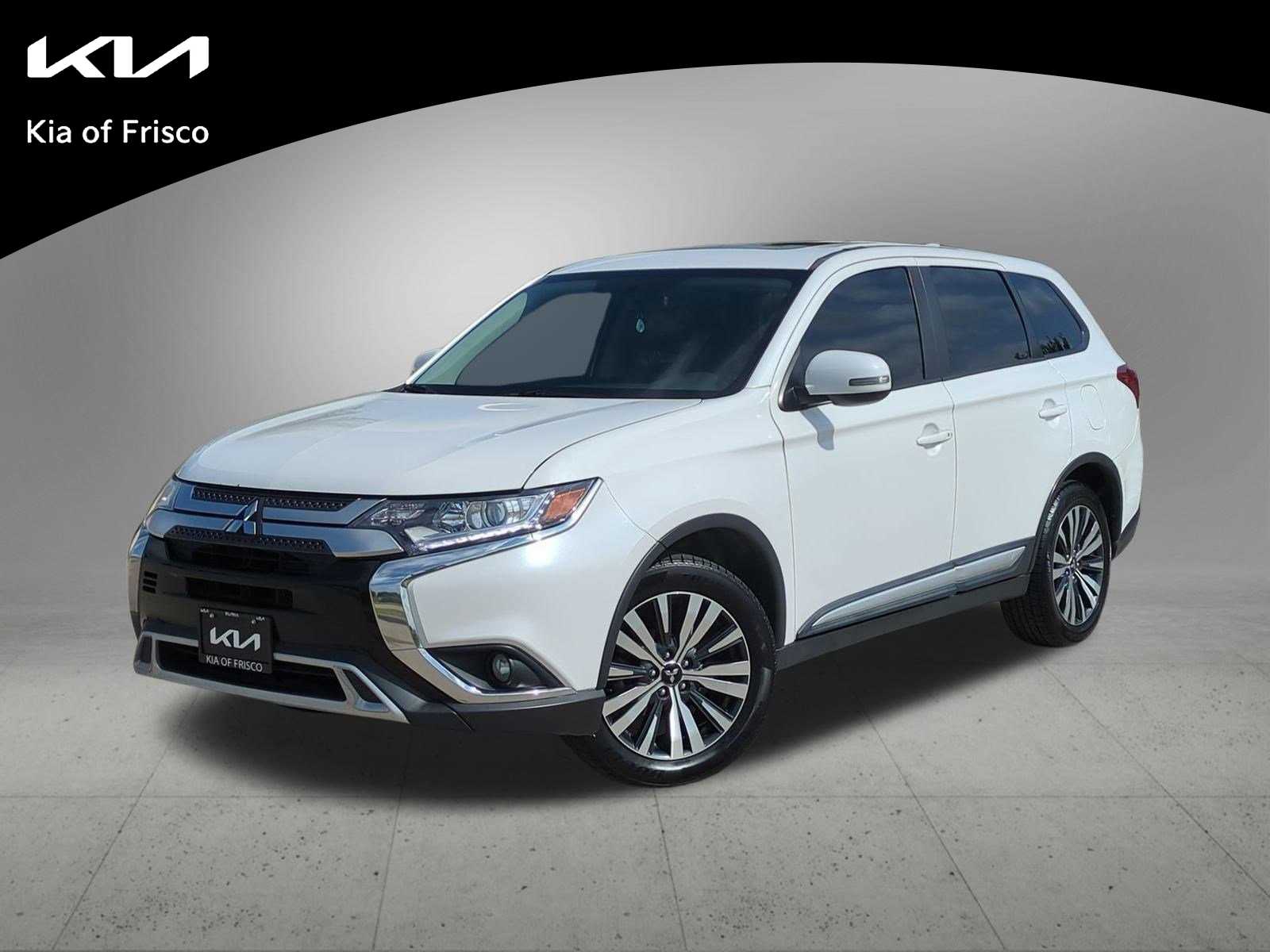Thumbnail: 2019 Mitsubishi Outlander - 1