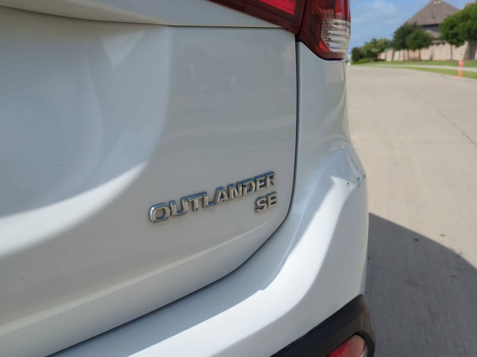 Thumbnail: 2019 Mitsubishi Outlander - 12