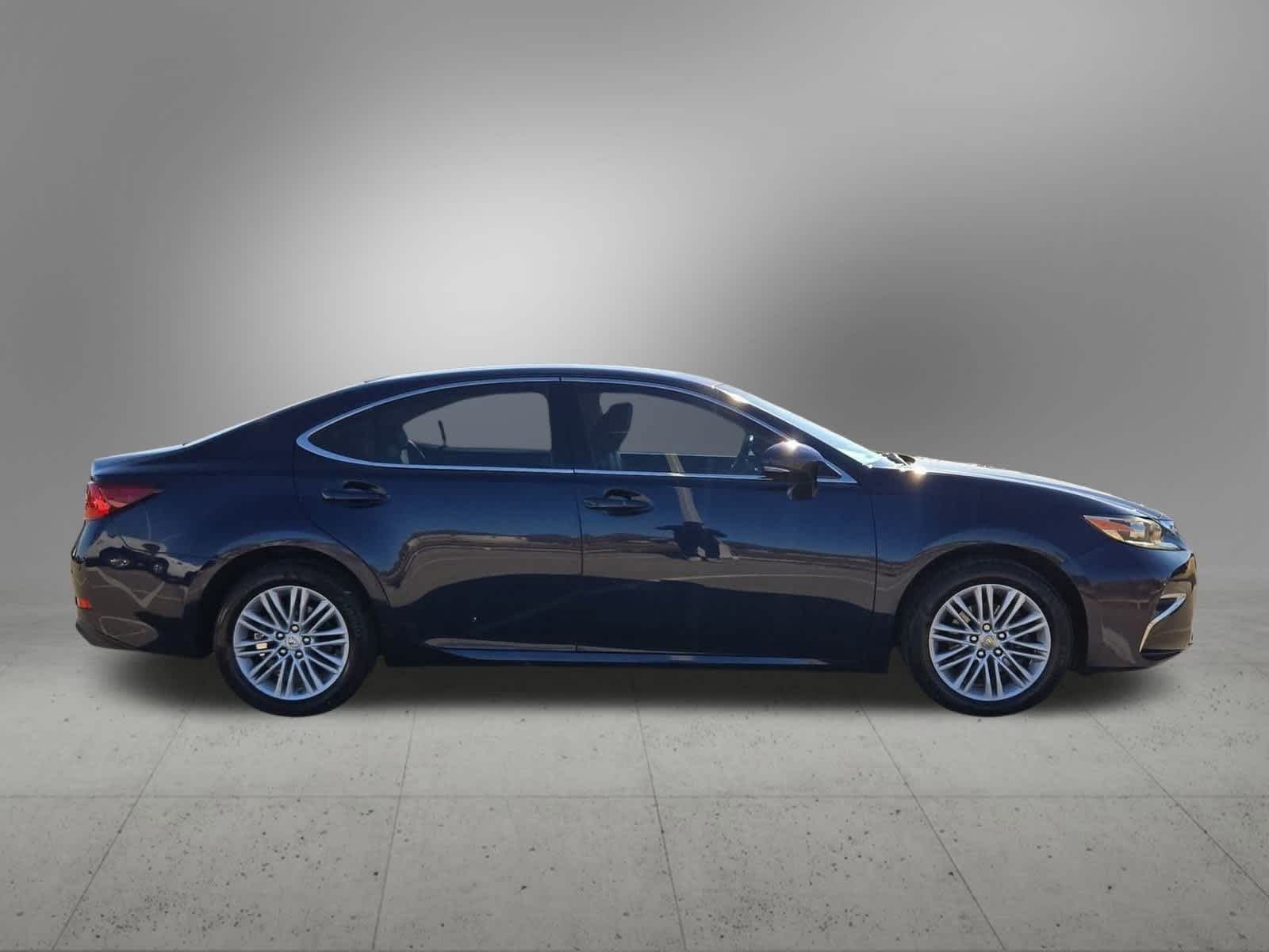 Thumbnail: 2017 Lexus ES - 7