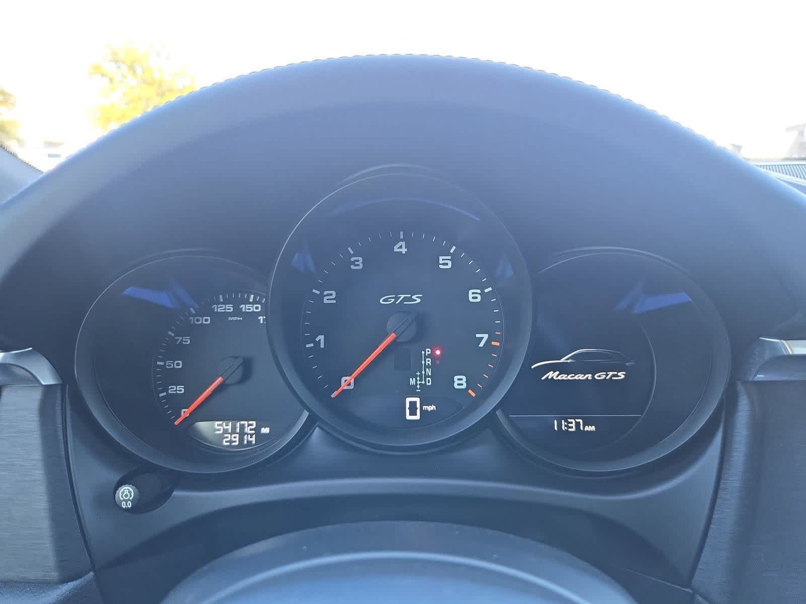 Thumbnail: 2020 Porsche Macan - 34