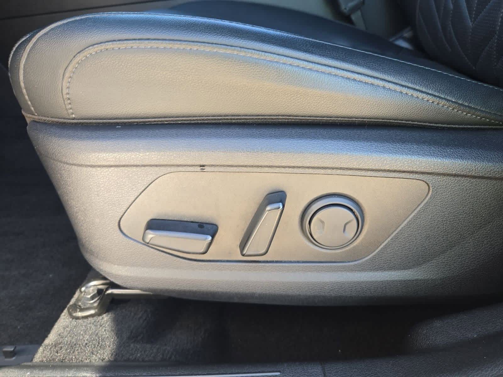 Thumbnail: 2023 Kia Sportage - 16