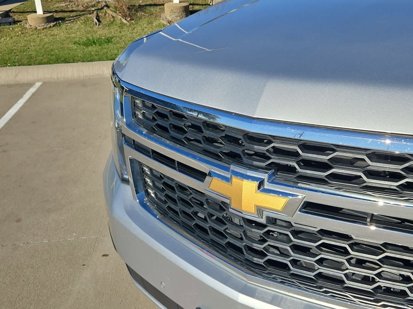 Thumbnail: 2017 Chevrolet Suburban - 11