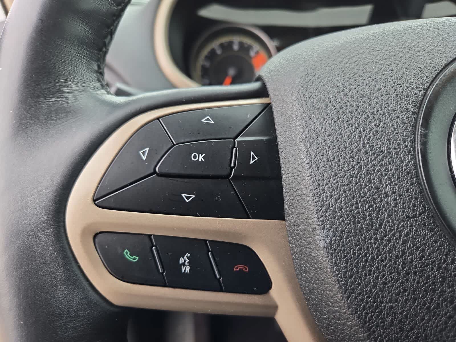 Thumbnail: 2017 Jeep Cherokee - 22