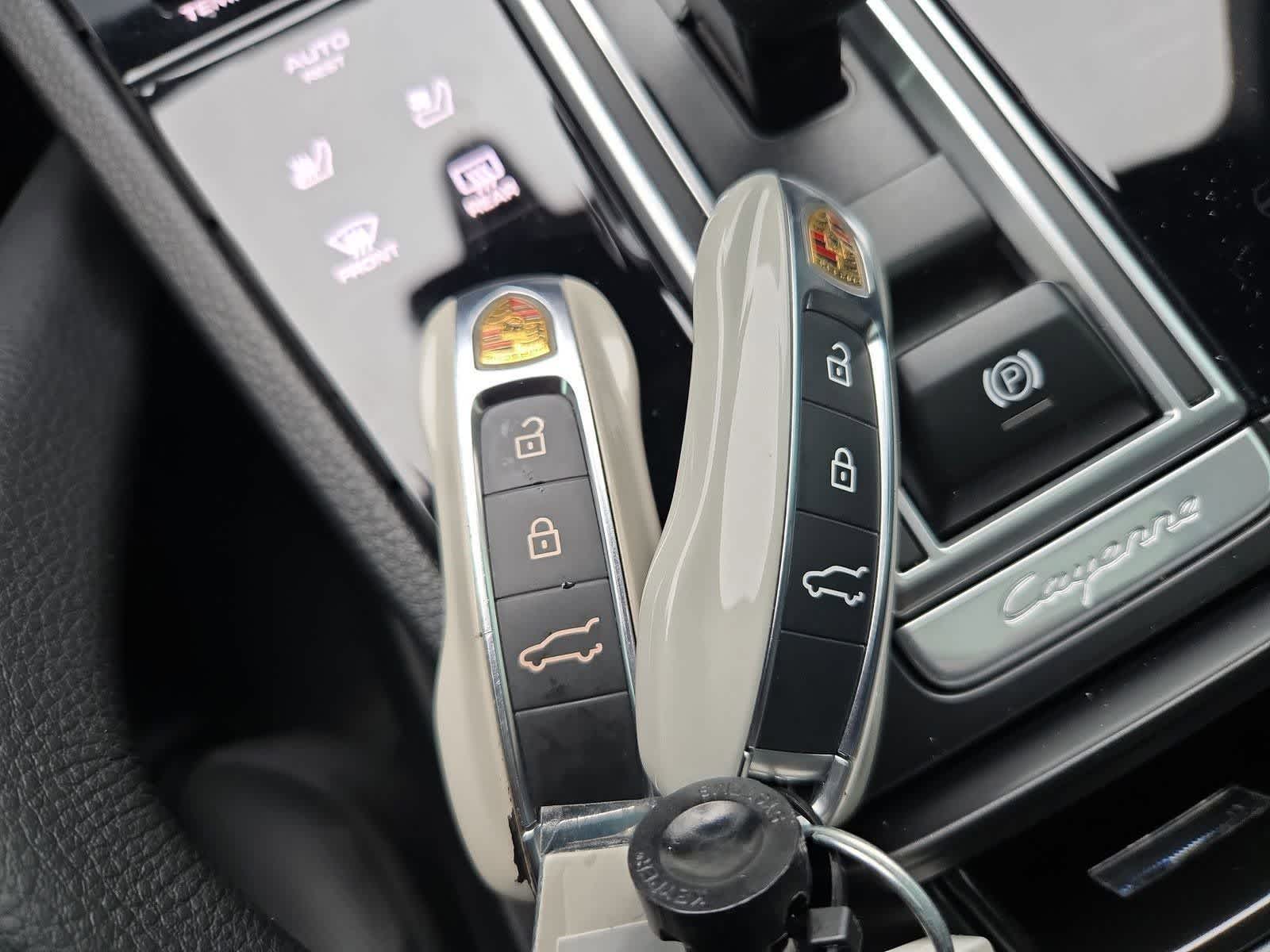 Thumbnail: 2022 Porsche  - 35