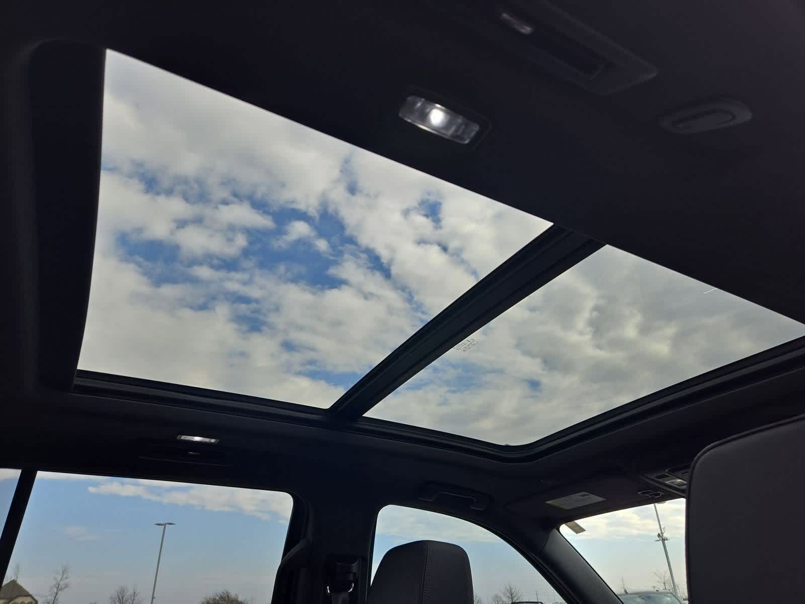 Thumbnail: 2023 Chevrolet Tahoe - 21