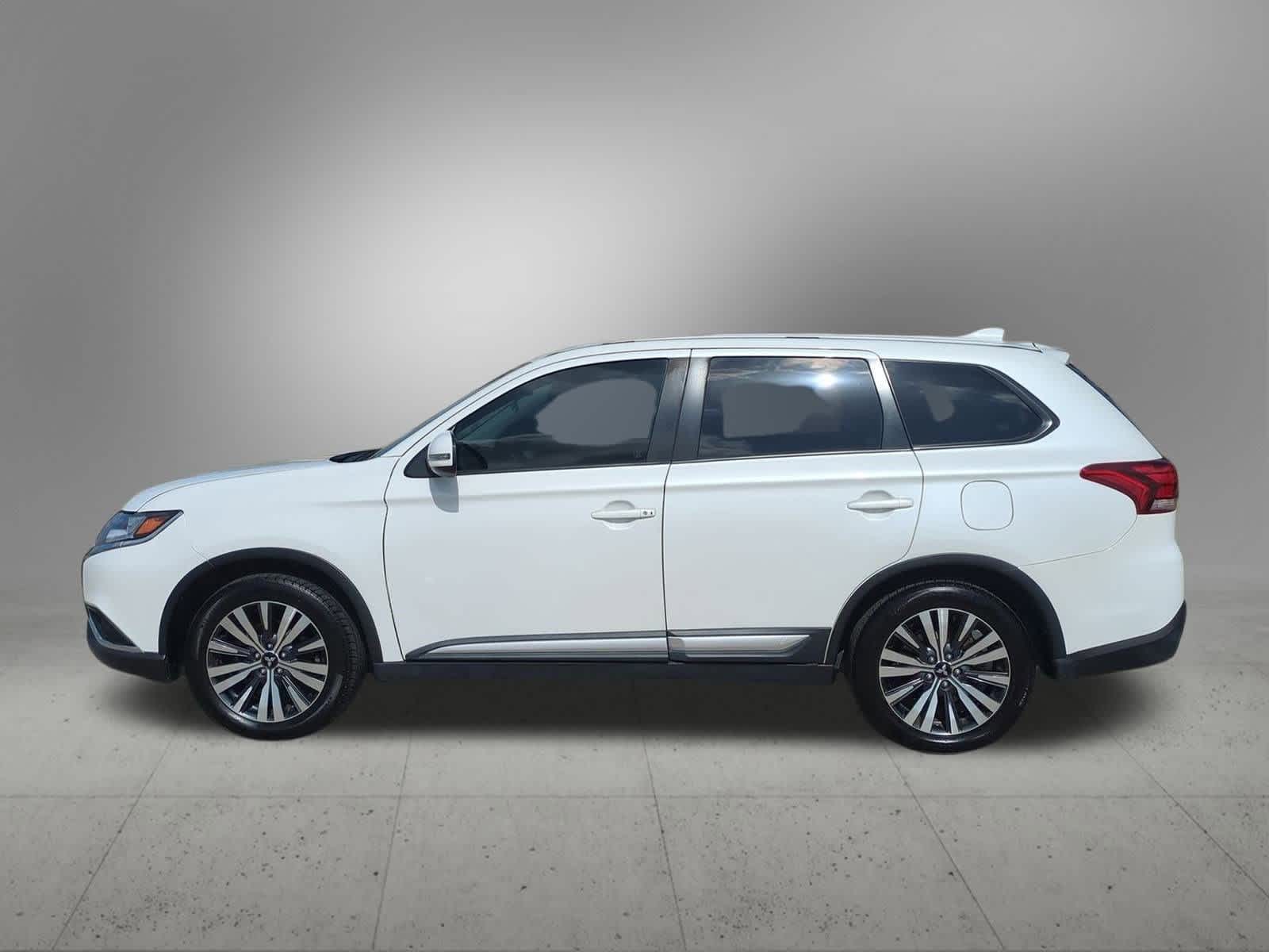 Thumbnail: 2019 Mitsubishi Outlander - 3