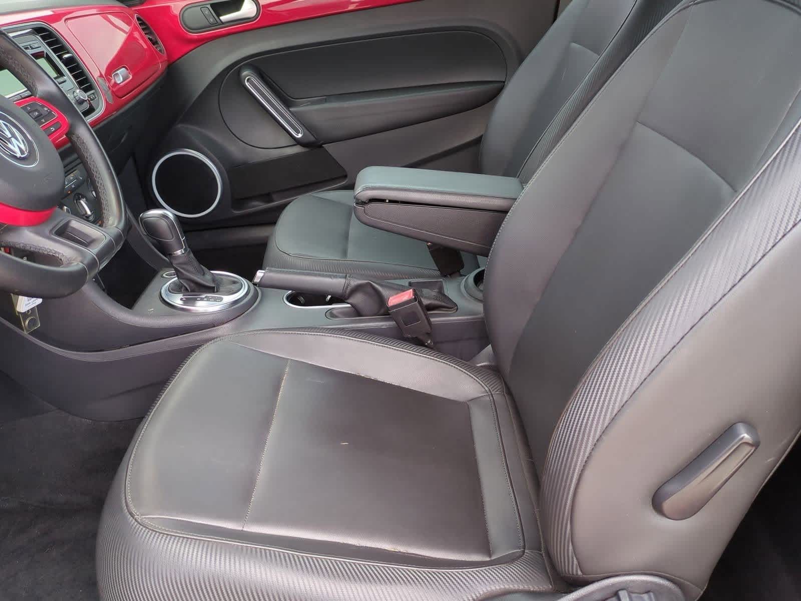Thumbnail: 2014 Volkswagen Beetle - 14