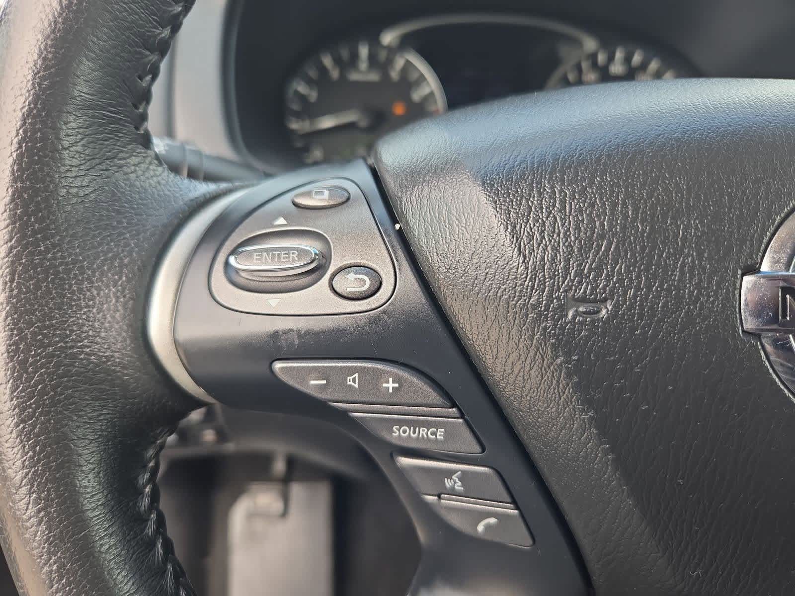 Thumbnail: 2015 Nissan Pathfinder - 22