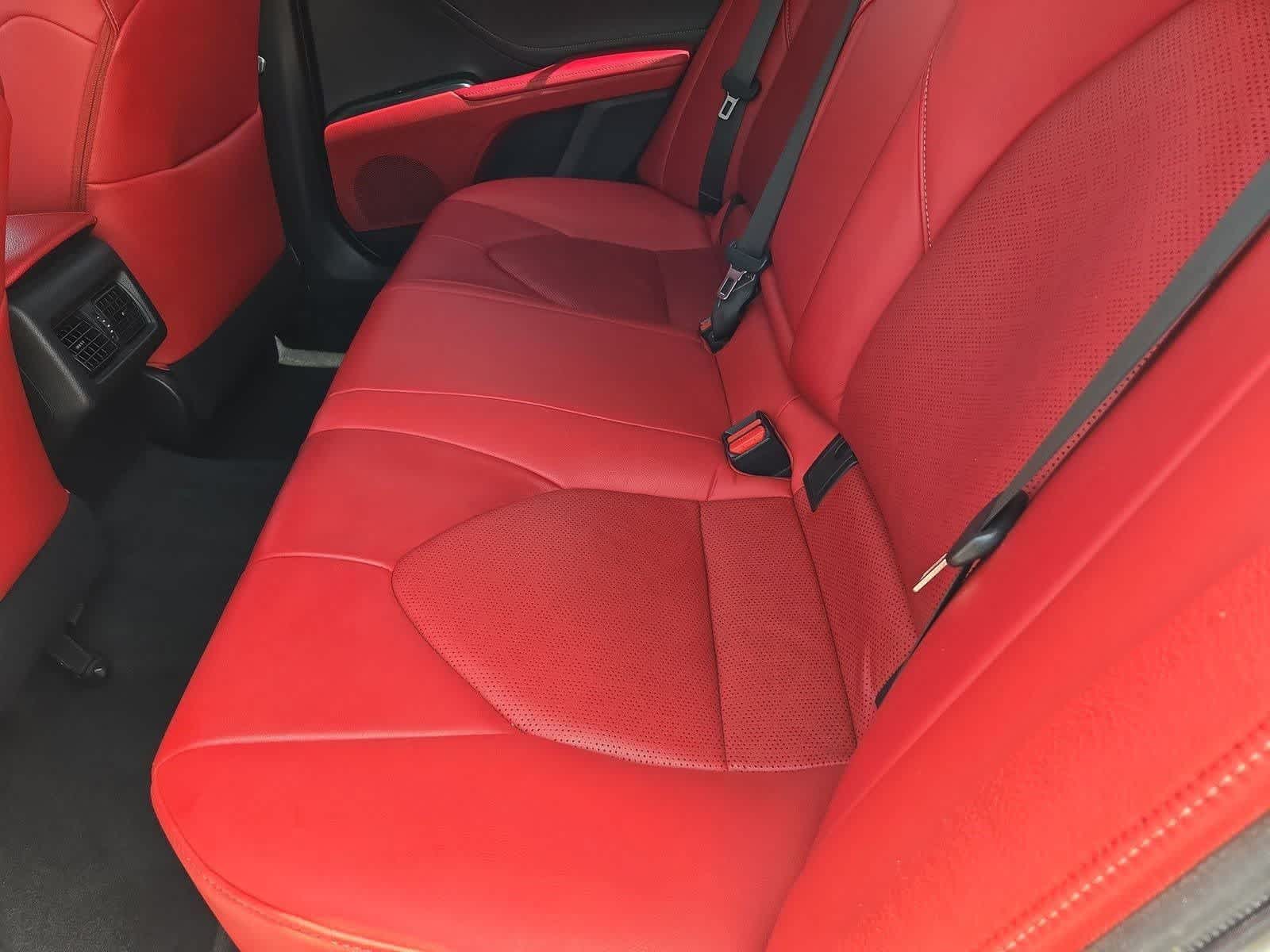 2018 Toyota Camry XSE - Photo 17