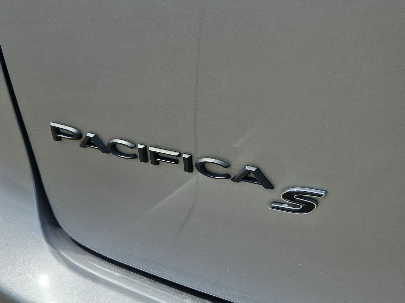 Thumbnail: 2021 Chrysler Pacifica - 11