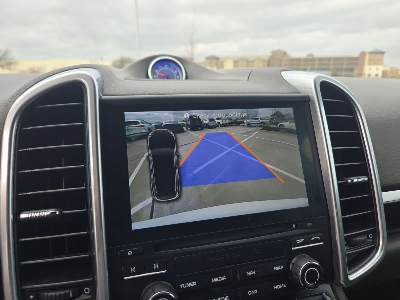 Thumbnail: 2017 Porsche Cayenne - 30