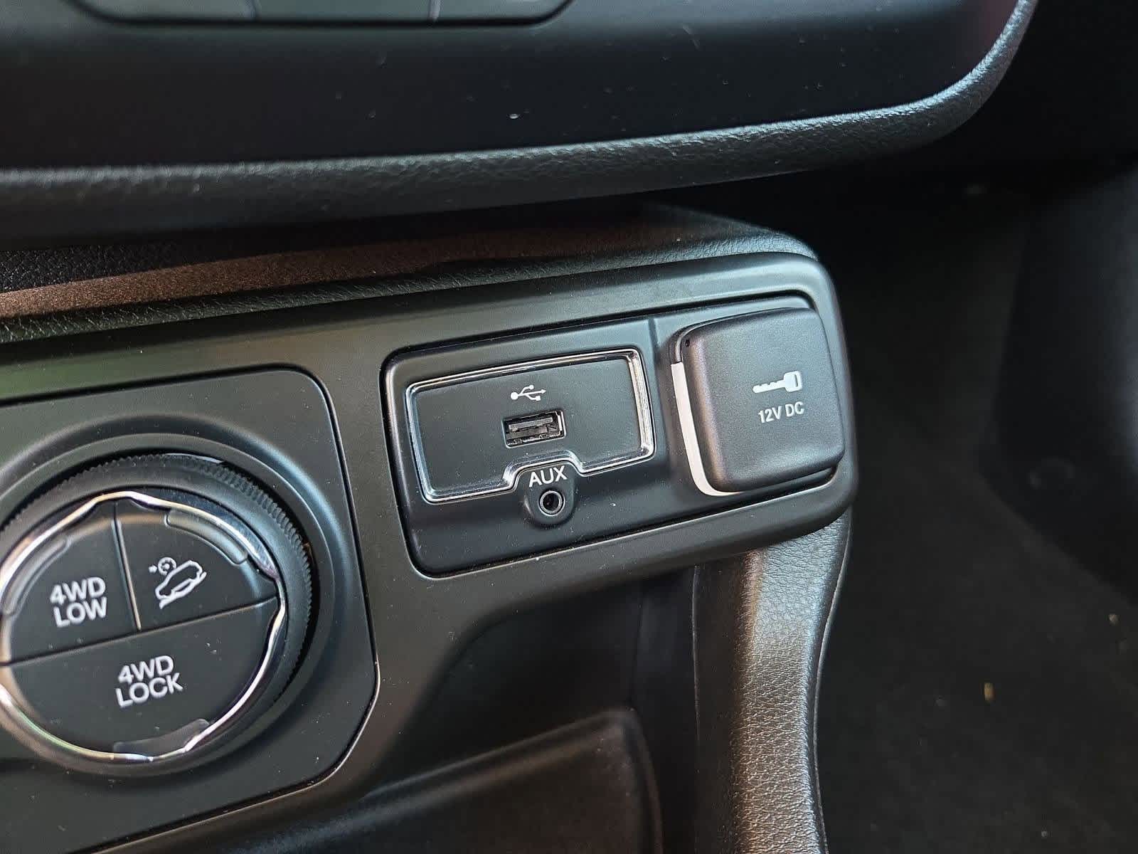 Thumbnail: 2021 Jeep Renegade - 29