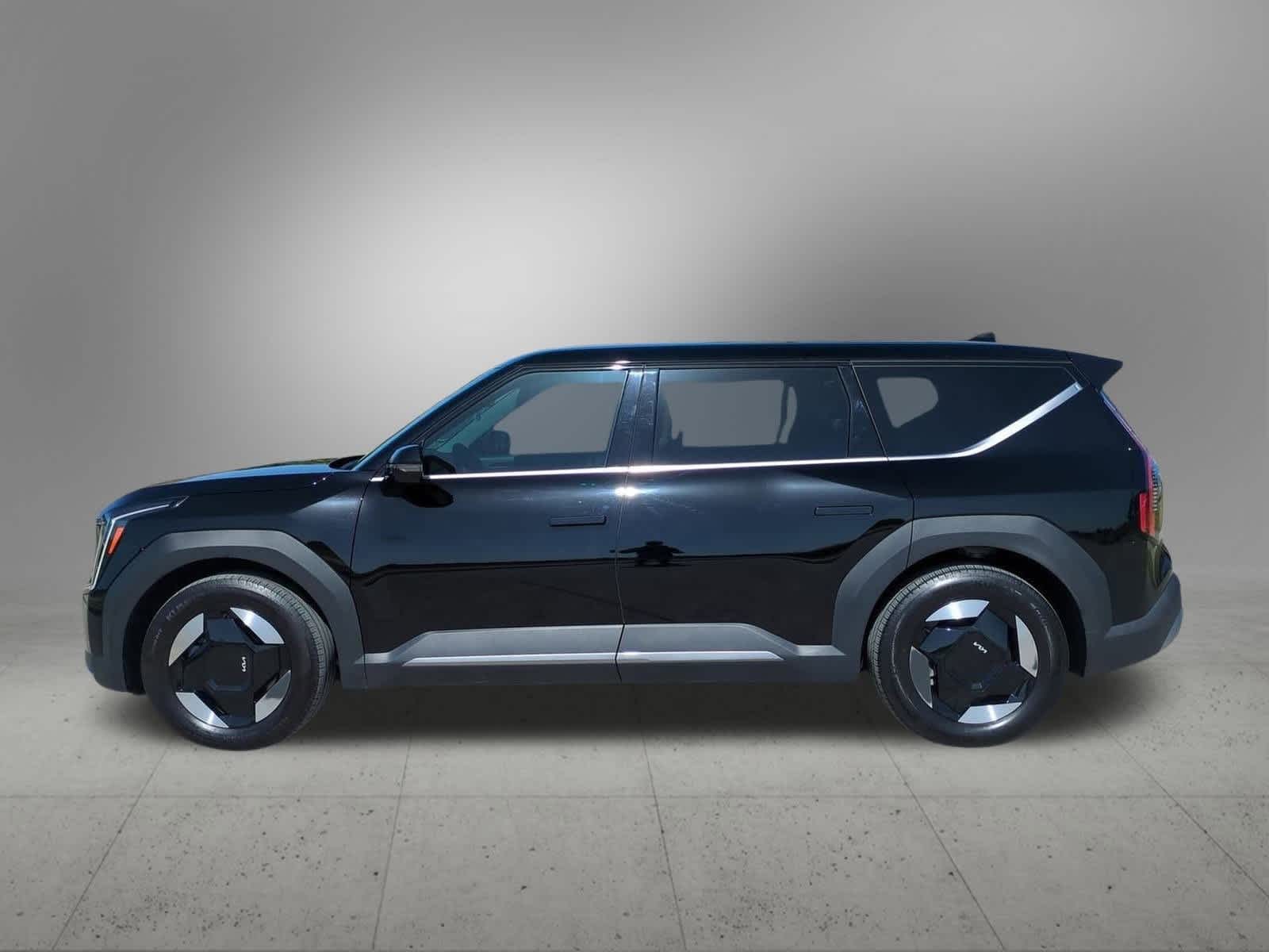 Thumbnail: 2024 Kia EV9 - 3