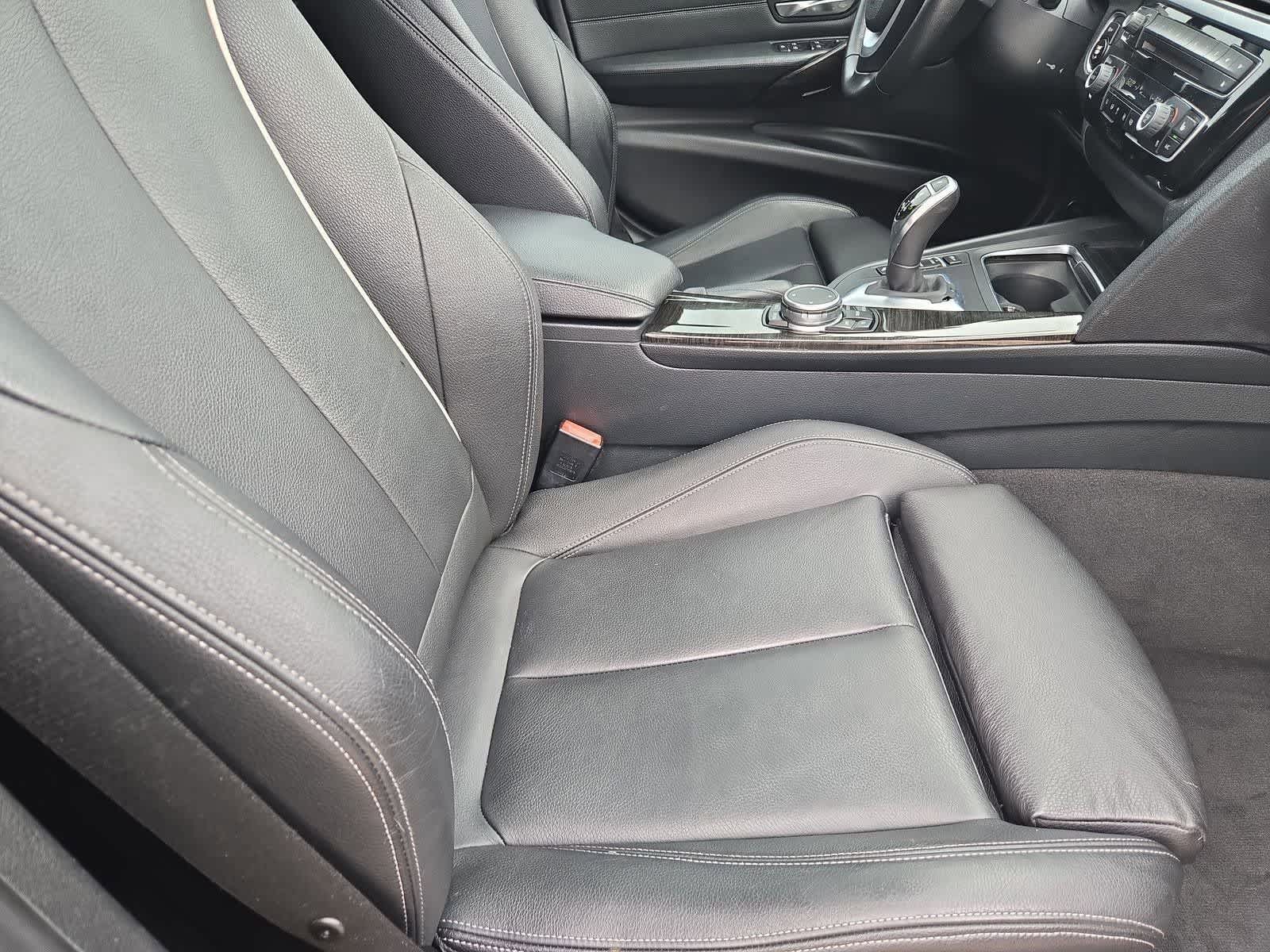 Thumbnail: 2016 BMW 3 Series - 22