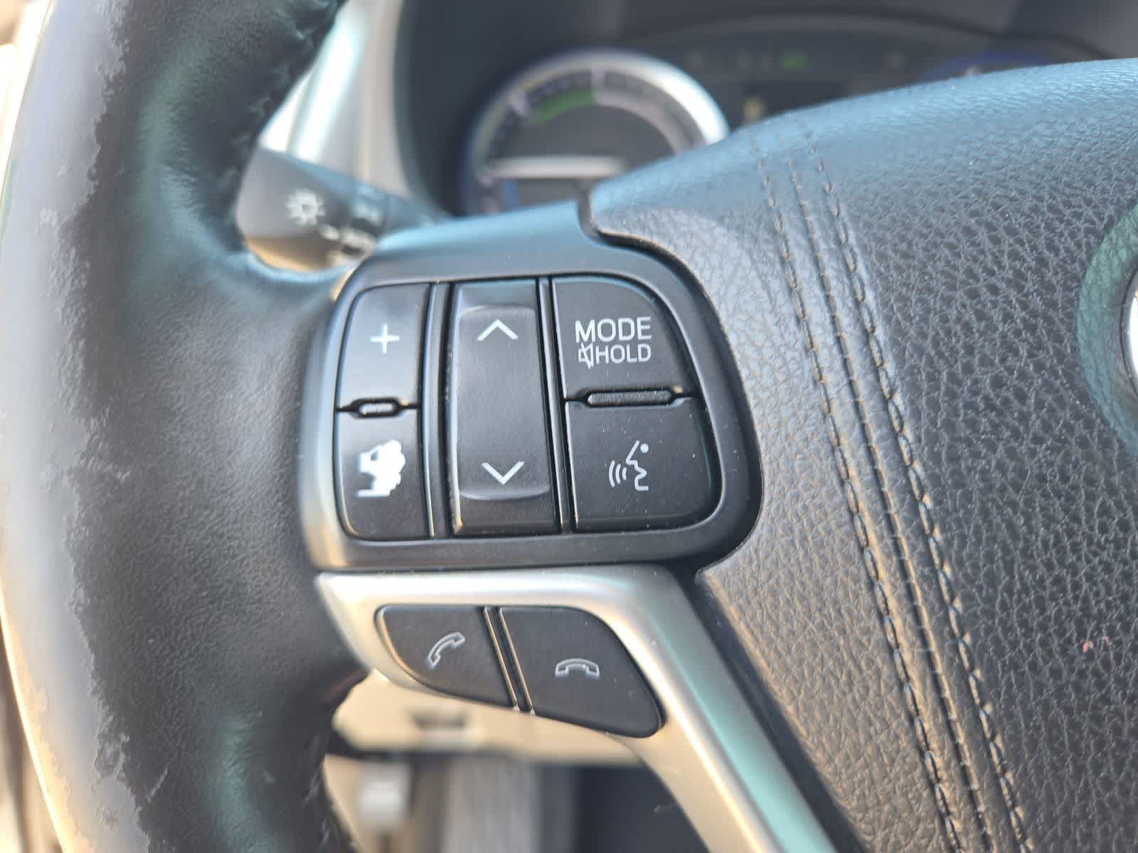 Thumbnail: 2018 Toyota Highlander - 23