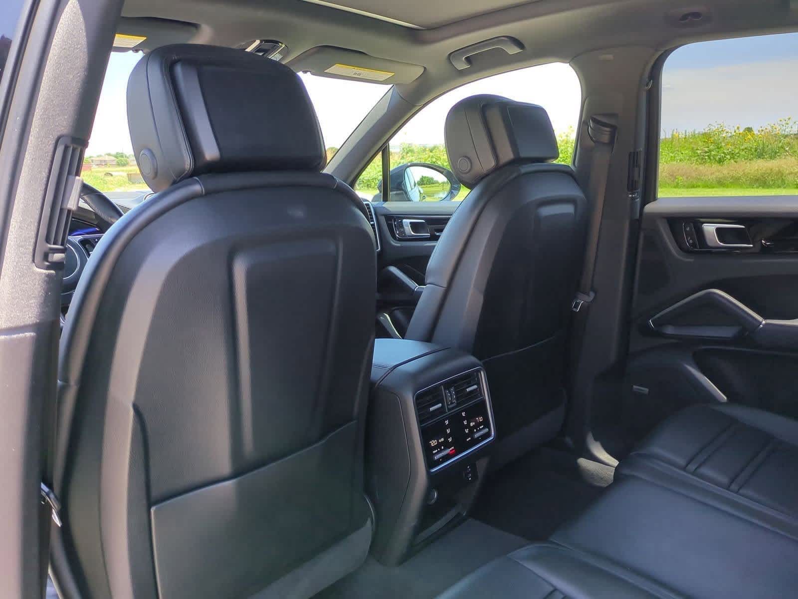 Thumbnail: 2020 Porsche Cayenne - 17