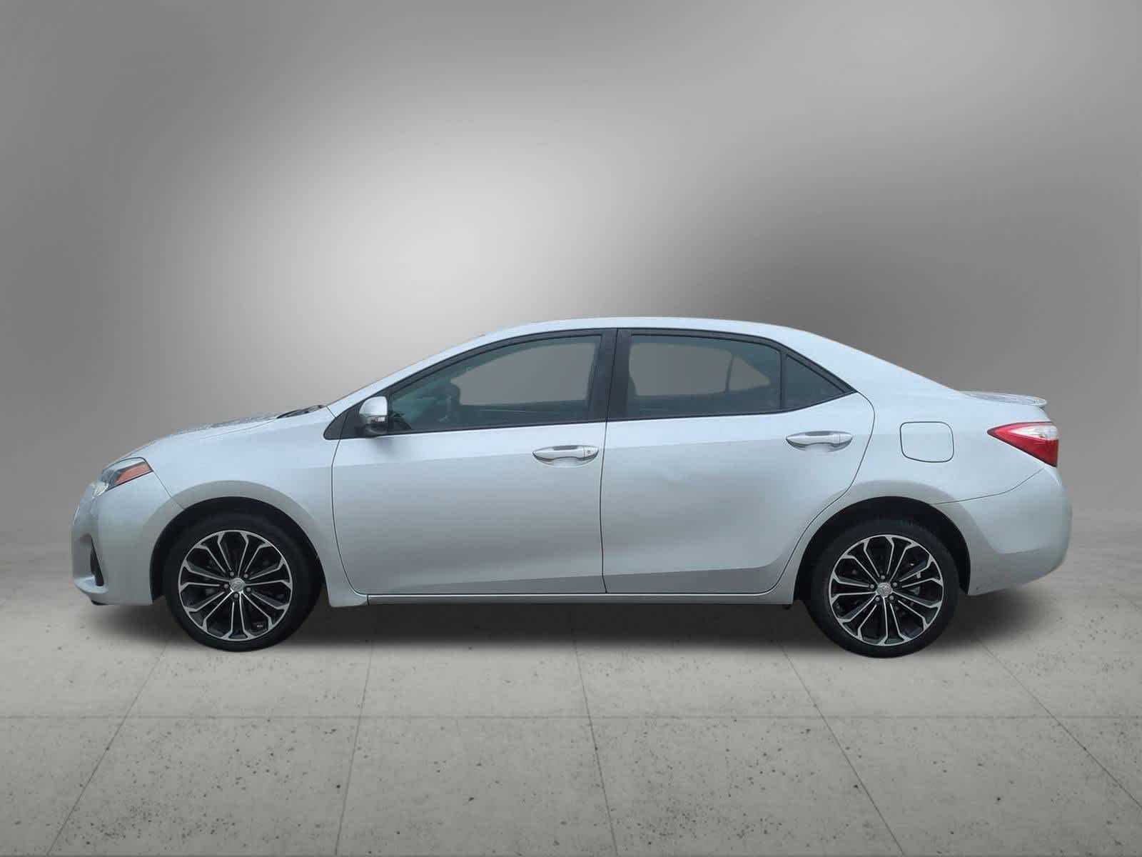 Thumbnail: 2015 Toyota Corolla - 3