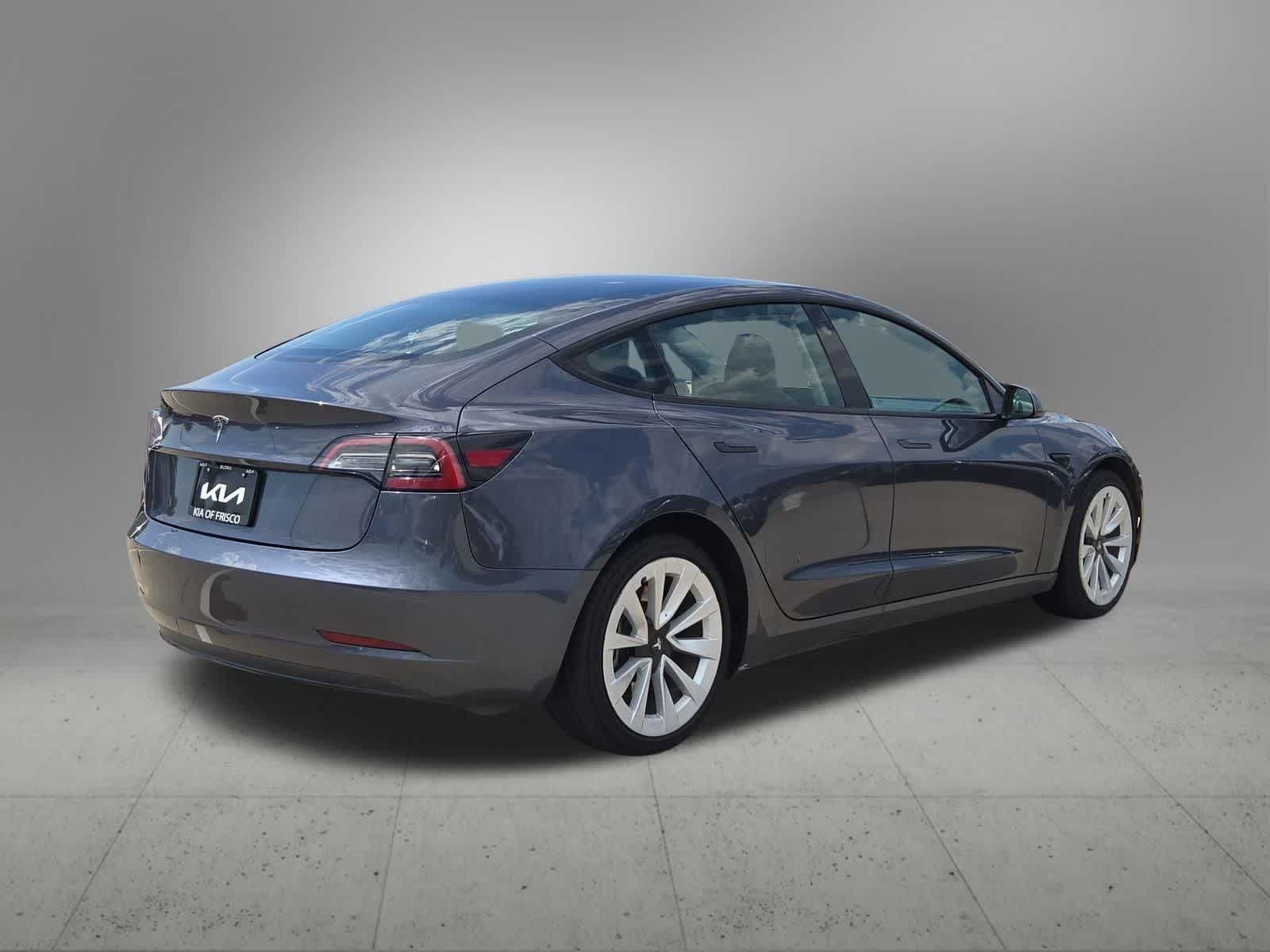 Thumbnail: 2023 Tesla Model 3 - 11