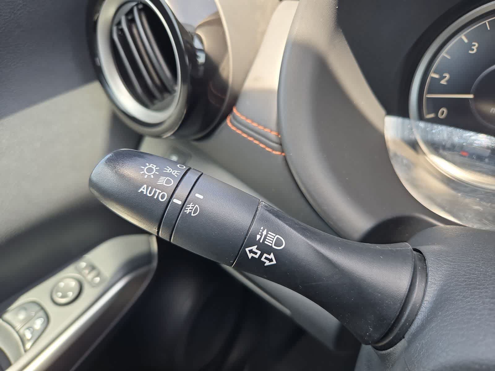 Thumbnail: 2018 Nissan Kicks - 24