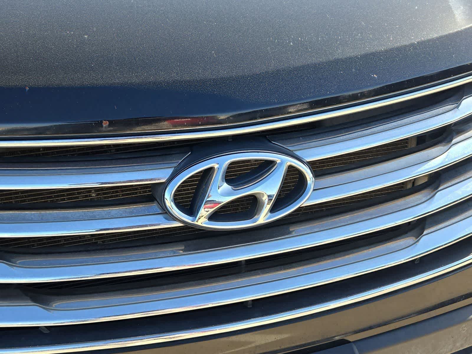 Thumbnail: 2015 Hyundai Santa Fe - 10