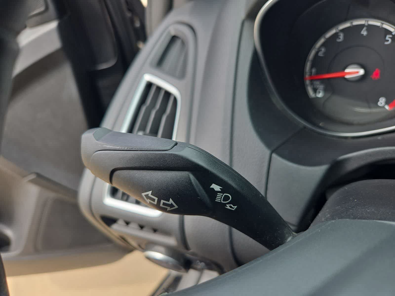 Thumbnail: 2015 Ford Focus - 24