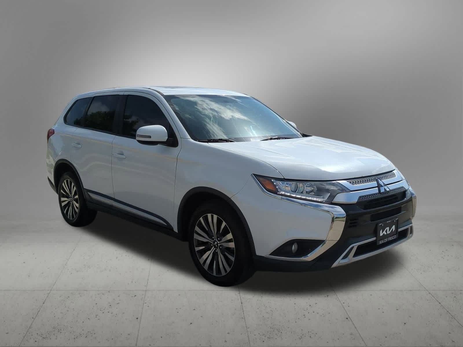 Thumbnail: 2019 Mitsubishi Outlander - 8