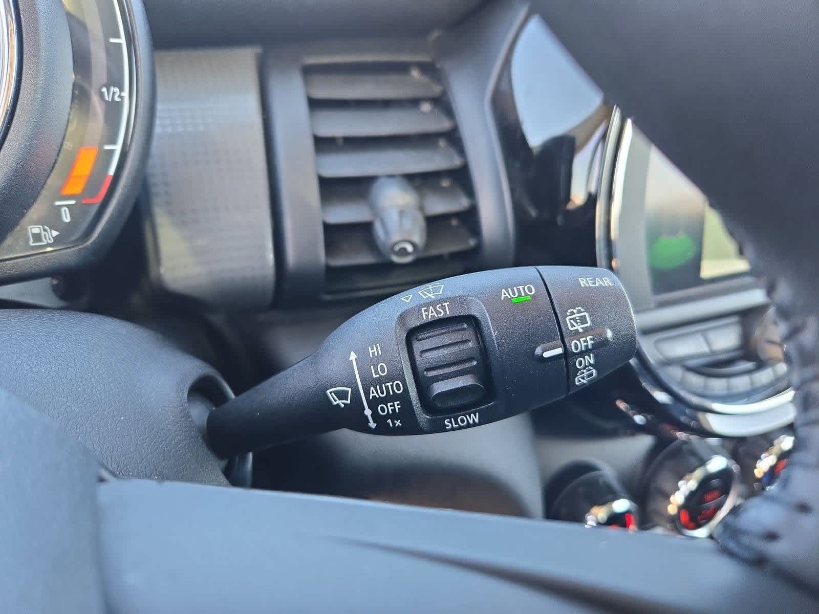 Thumbnail: 2020 MINI Cooper Hardtop - 25