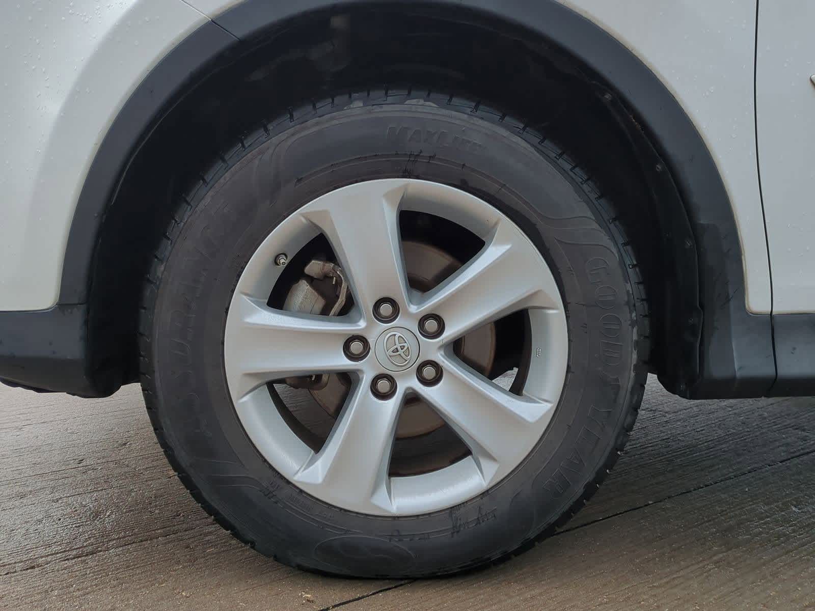 Thumbnail: 2013 Toyota RAV4 - 13