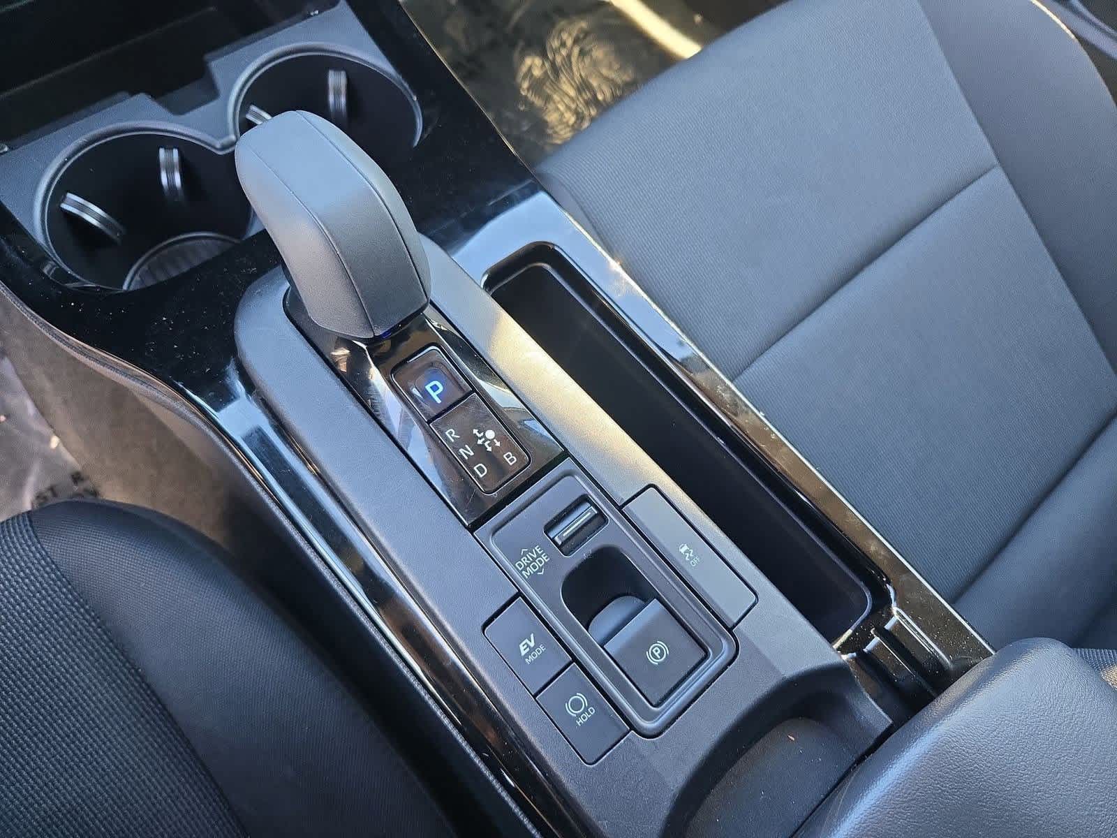 Thumbnail: 2024 Toyota Prius - 29